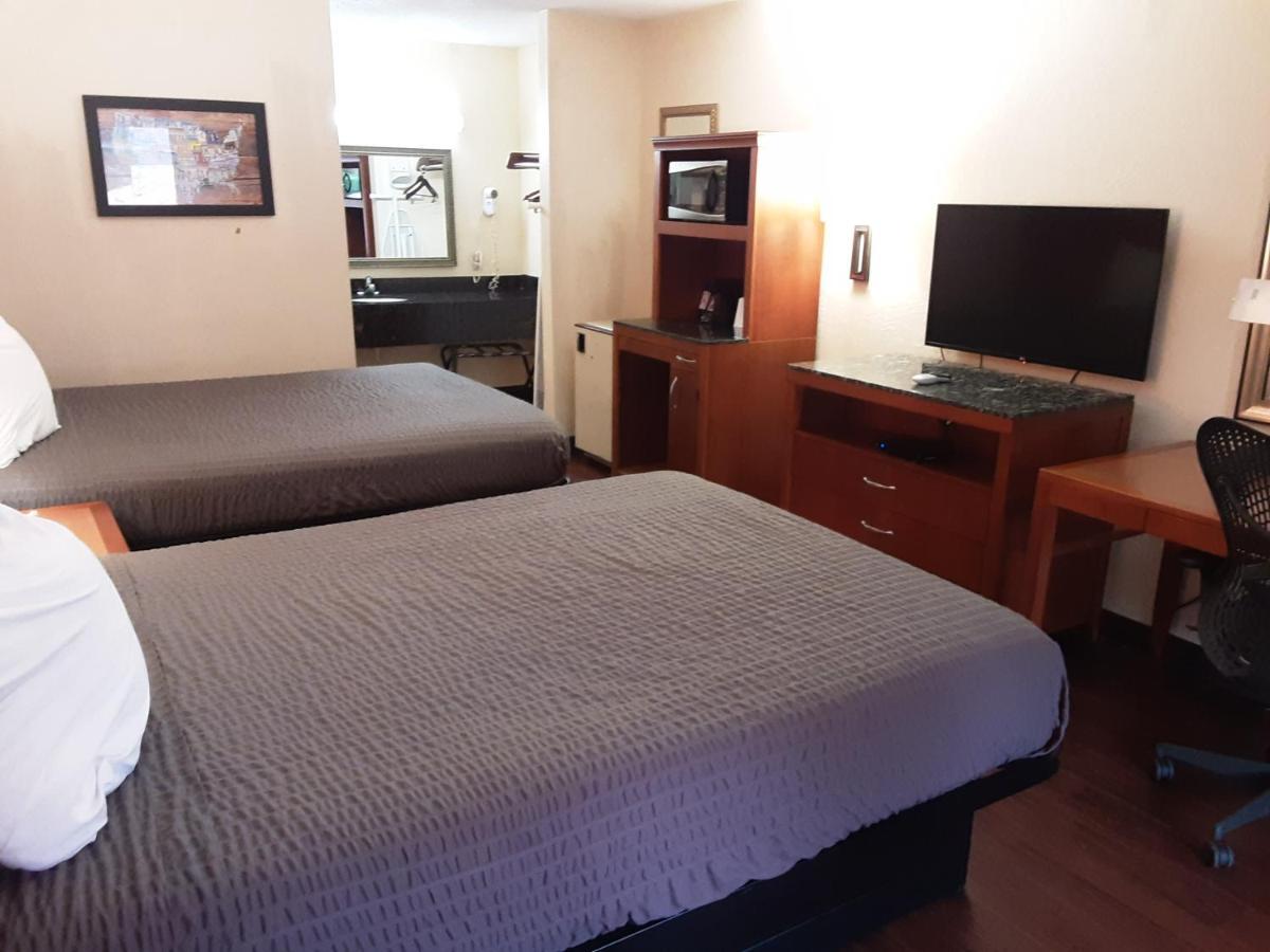 Queen Room with Two Queen Beds - Non-Smoking