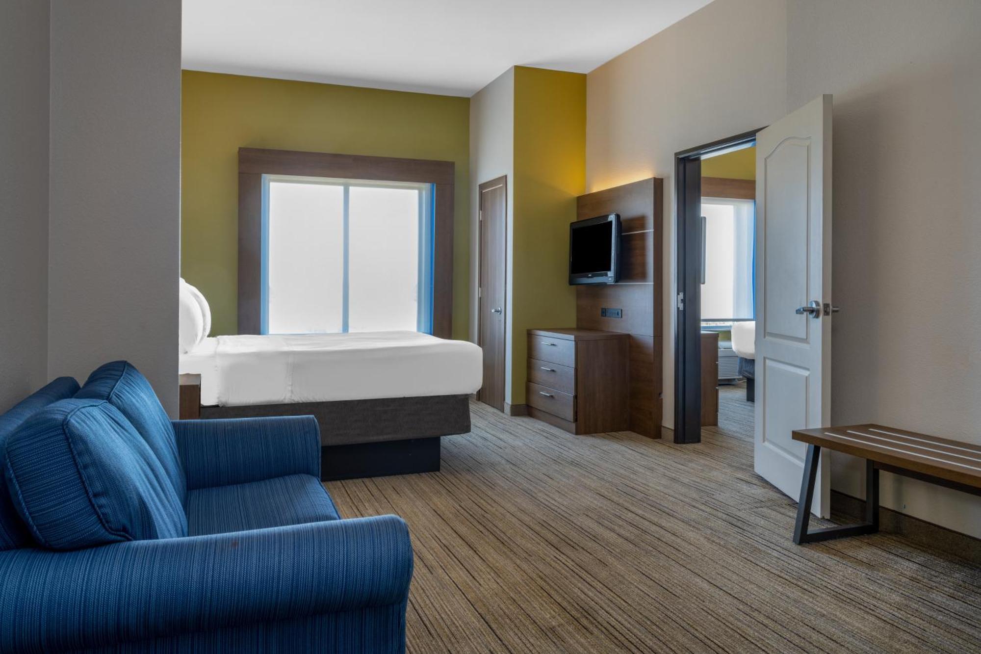 Two-Bedroom Suite,1434585856:JPEG