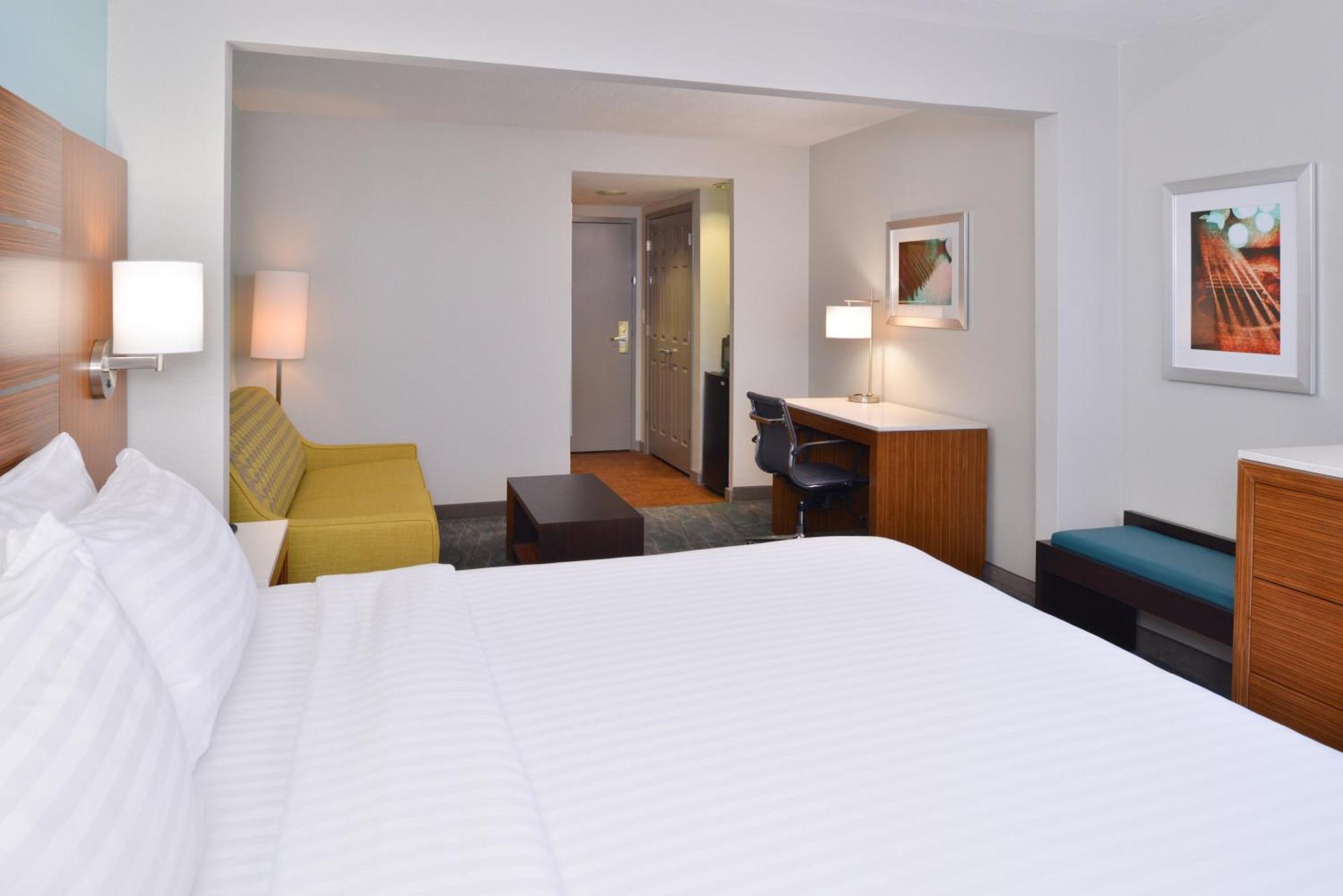 King Room - Mobility Access/Hearing Accessible