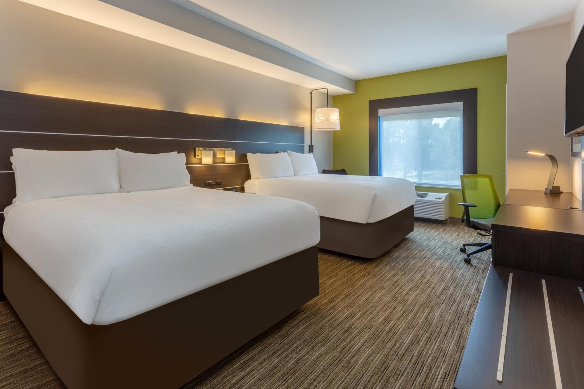 Standard Queen Room Two Queen Beds