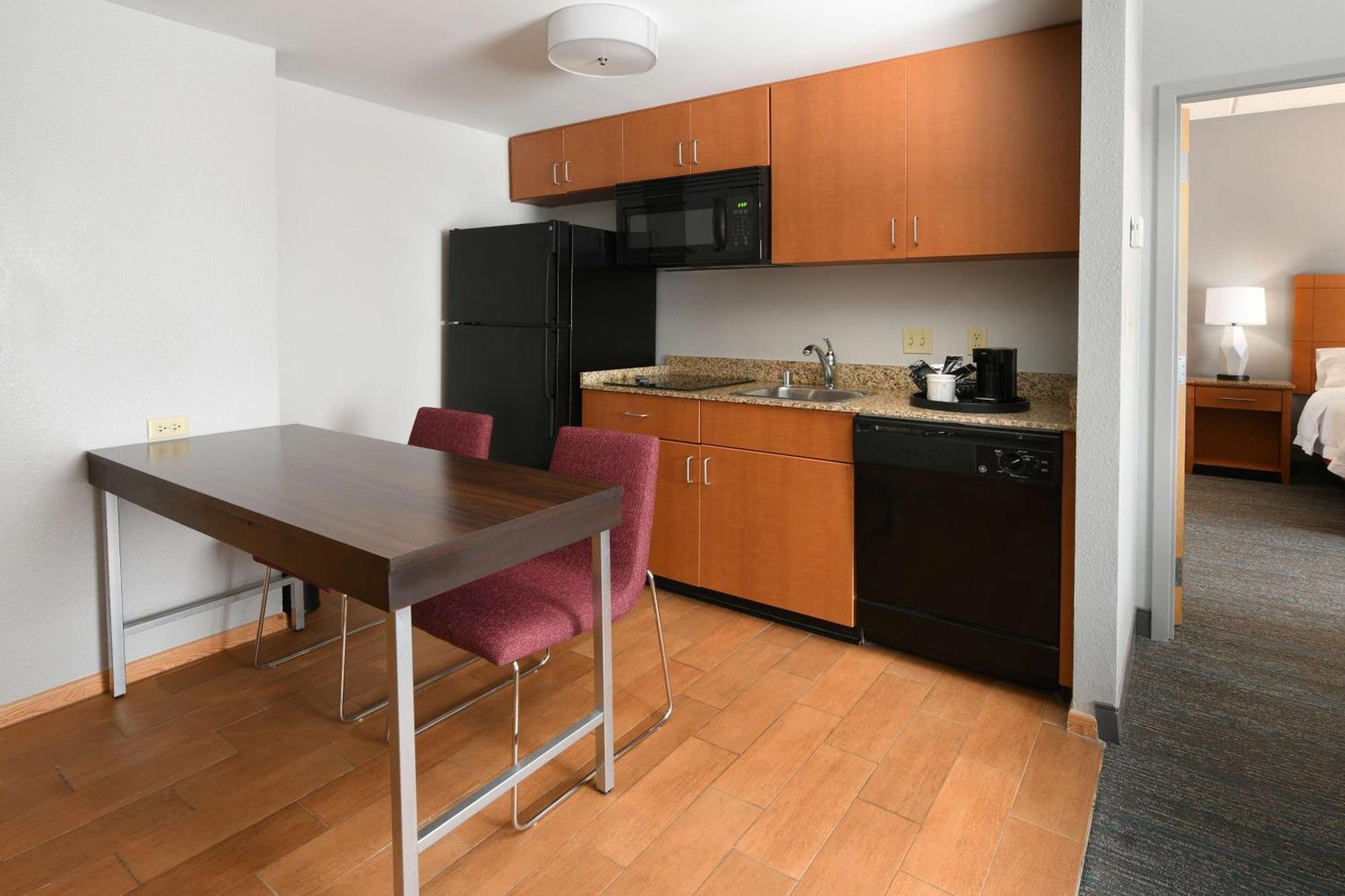 Non-Smoking King Suite with Kitchen