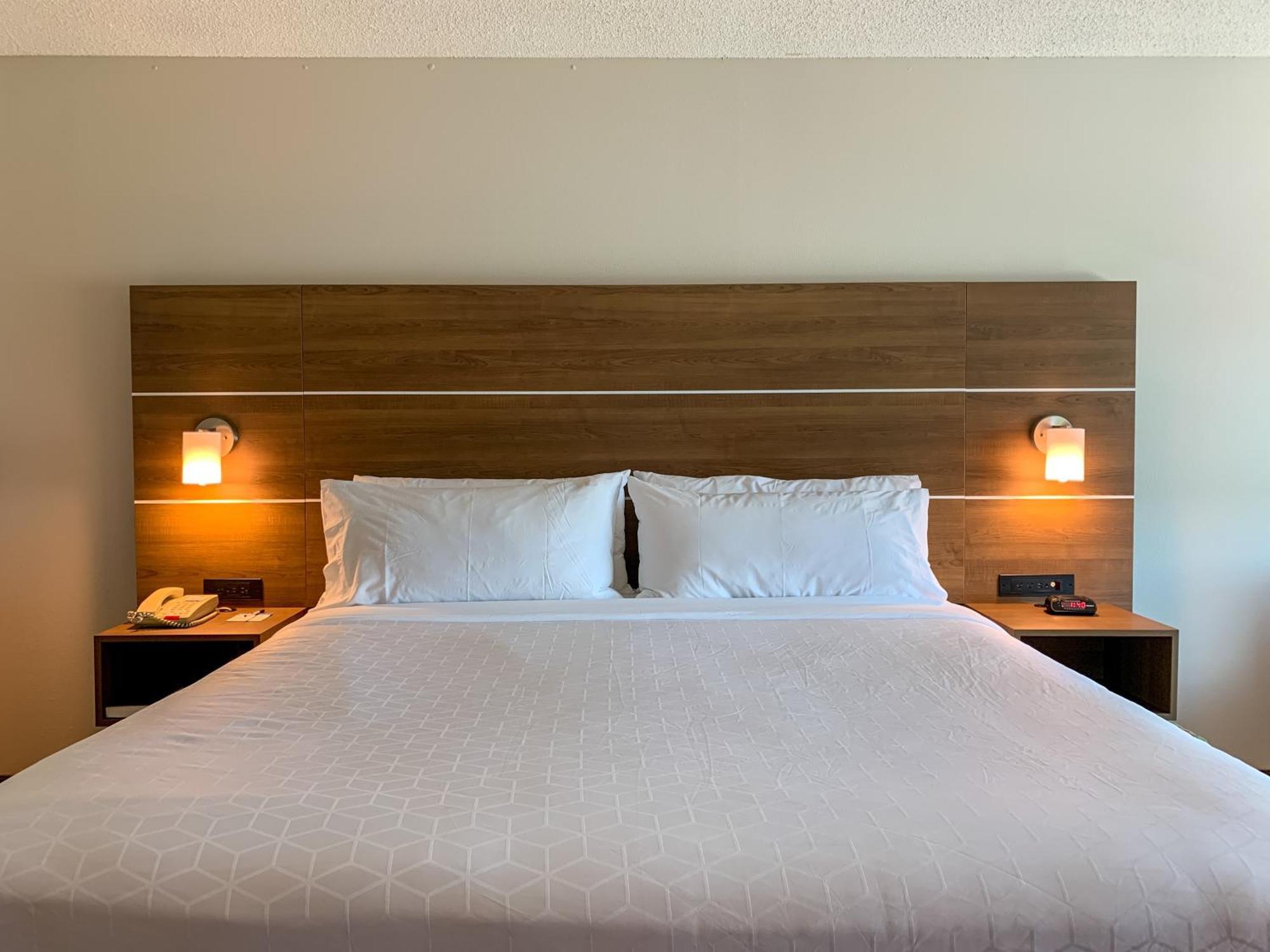 Standard King Room,1275797137:JPEG