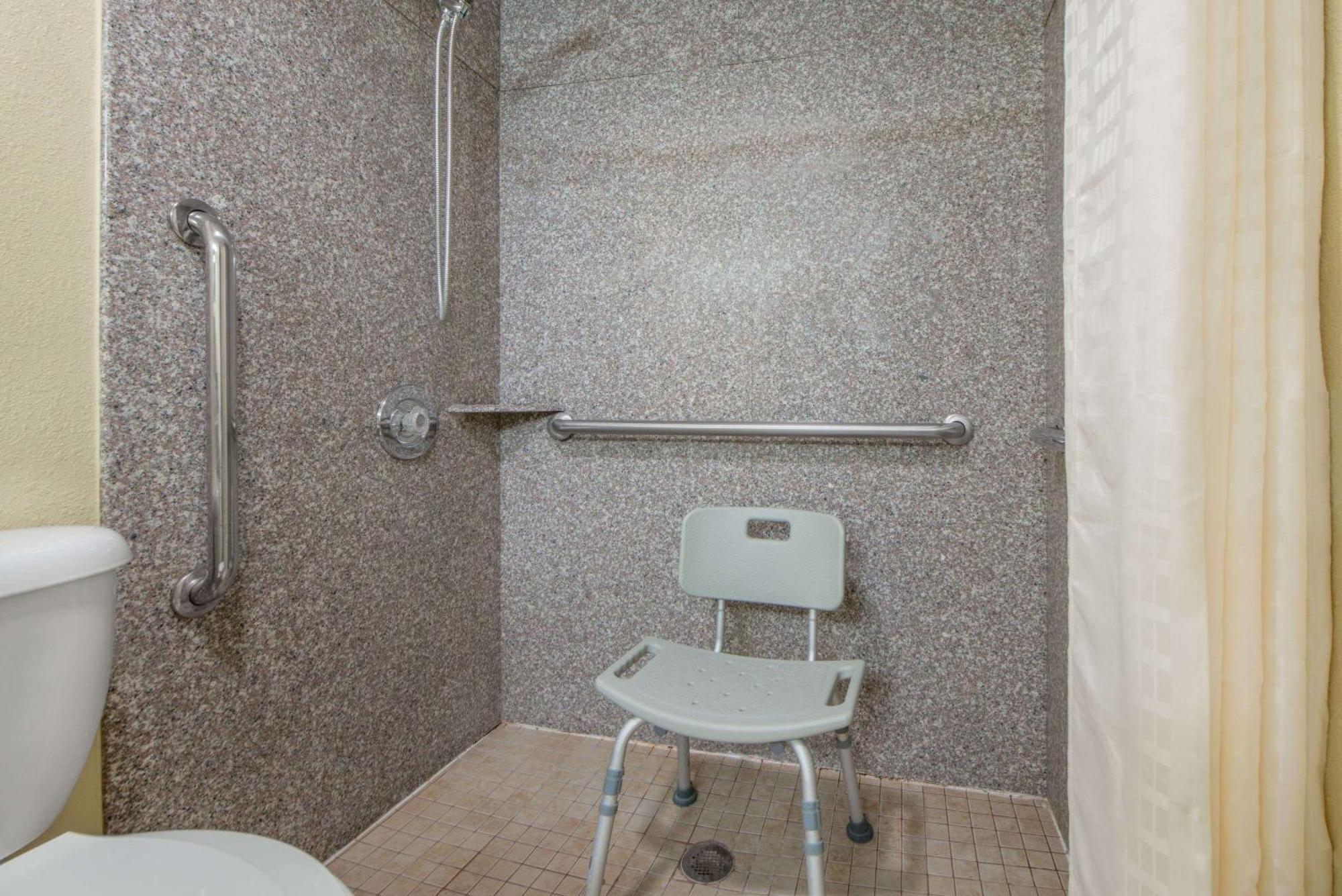 King Room - Disability Access - Non-Smoking