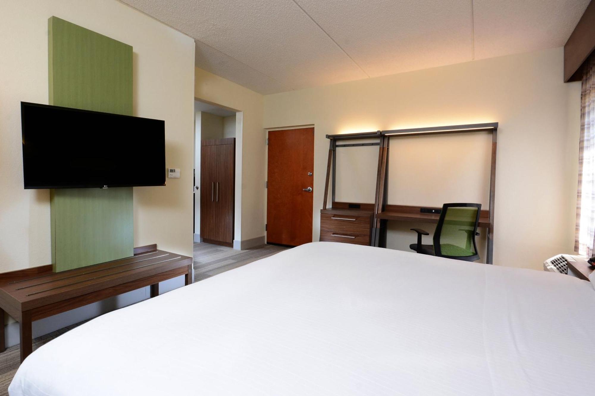 Deluxe King Room - Hearing Accessible