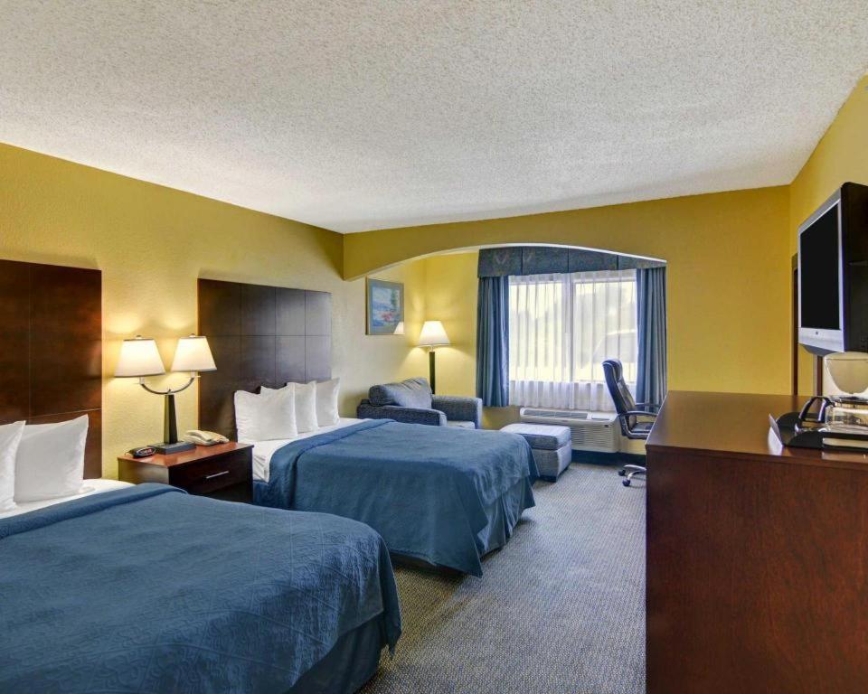 Double Room Two Double Beds Non-Smoking