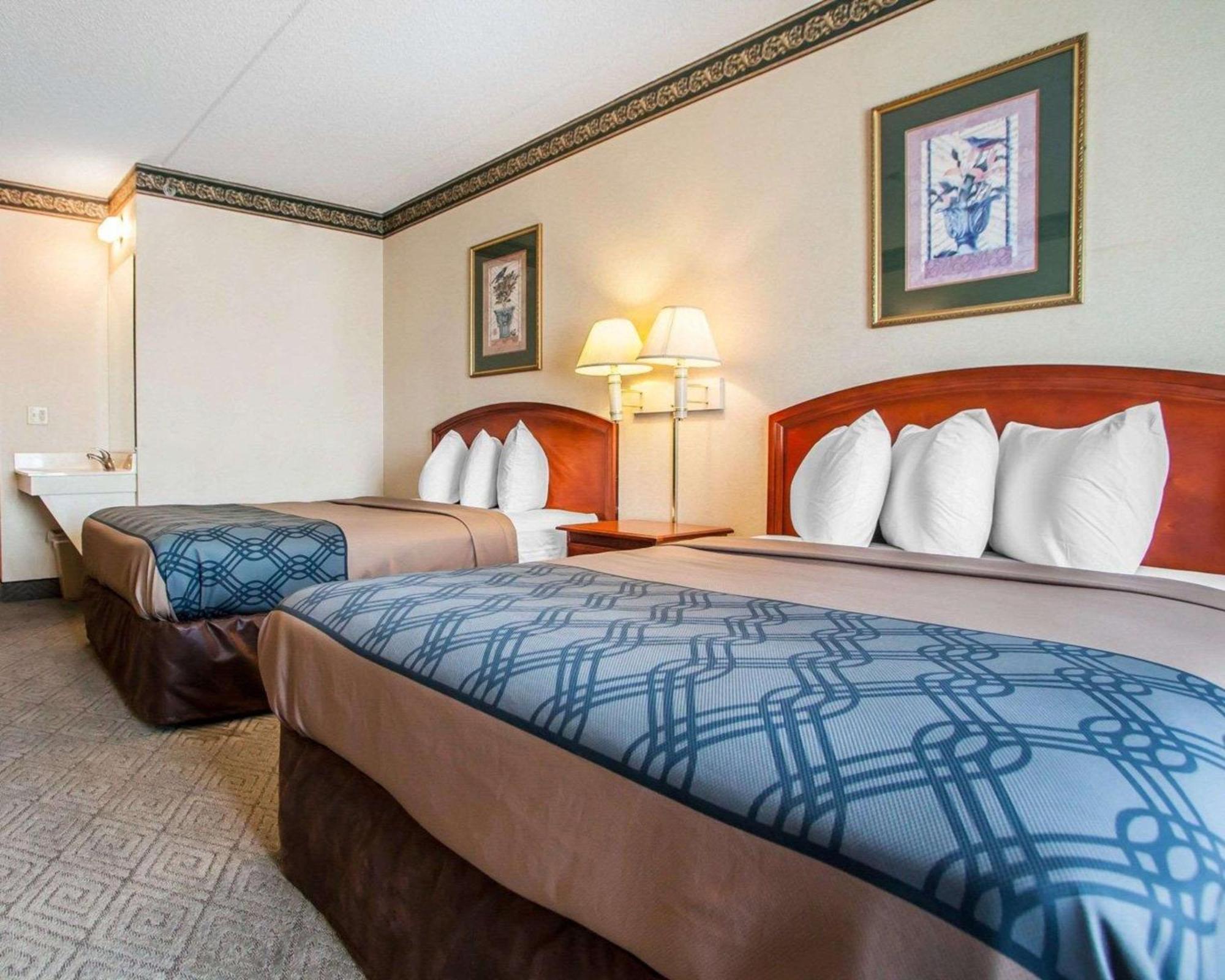 Queen Room Two Queen Beds Non-Smoking