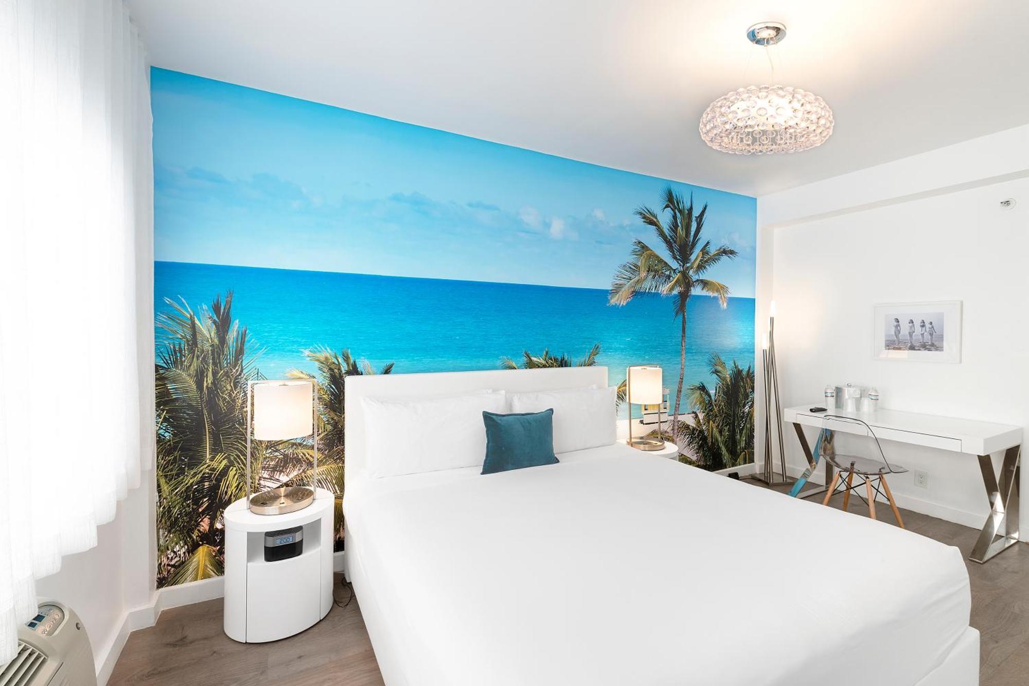 Quarto Tradicional com 1 Cama King-size OU Quarto Tradicional com 1 Cama King-size e Cama Dobrável