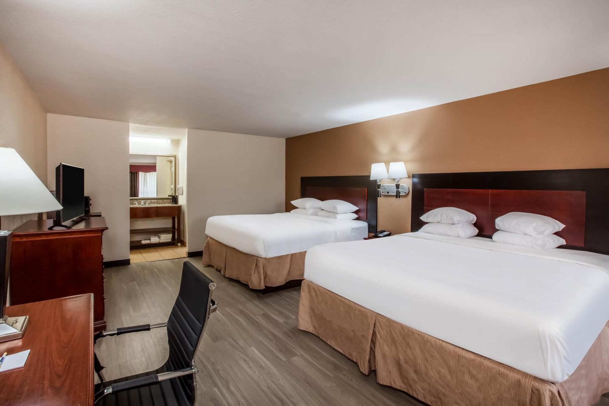 Queen Room Two Queen Beds Non-Smoking