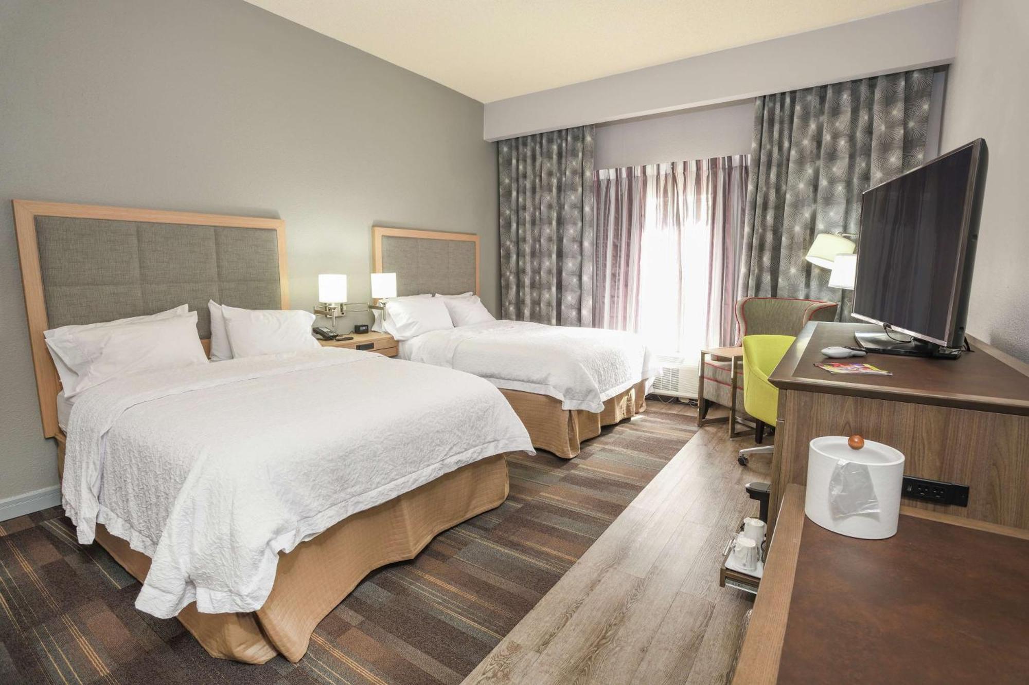Queen Room Two Queen Beds Mobility Hearing Access or Non-Smoking