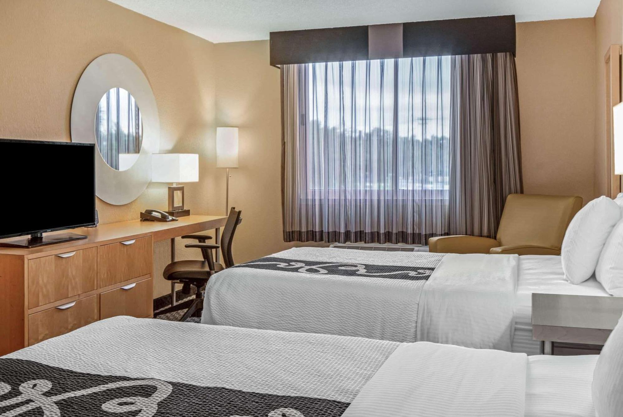 Deluxe Suite Two Double Beds Non-Smoking