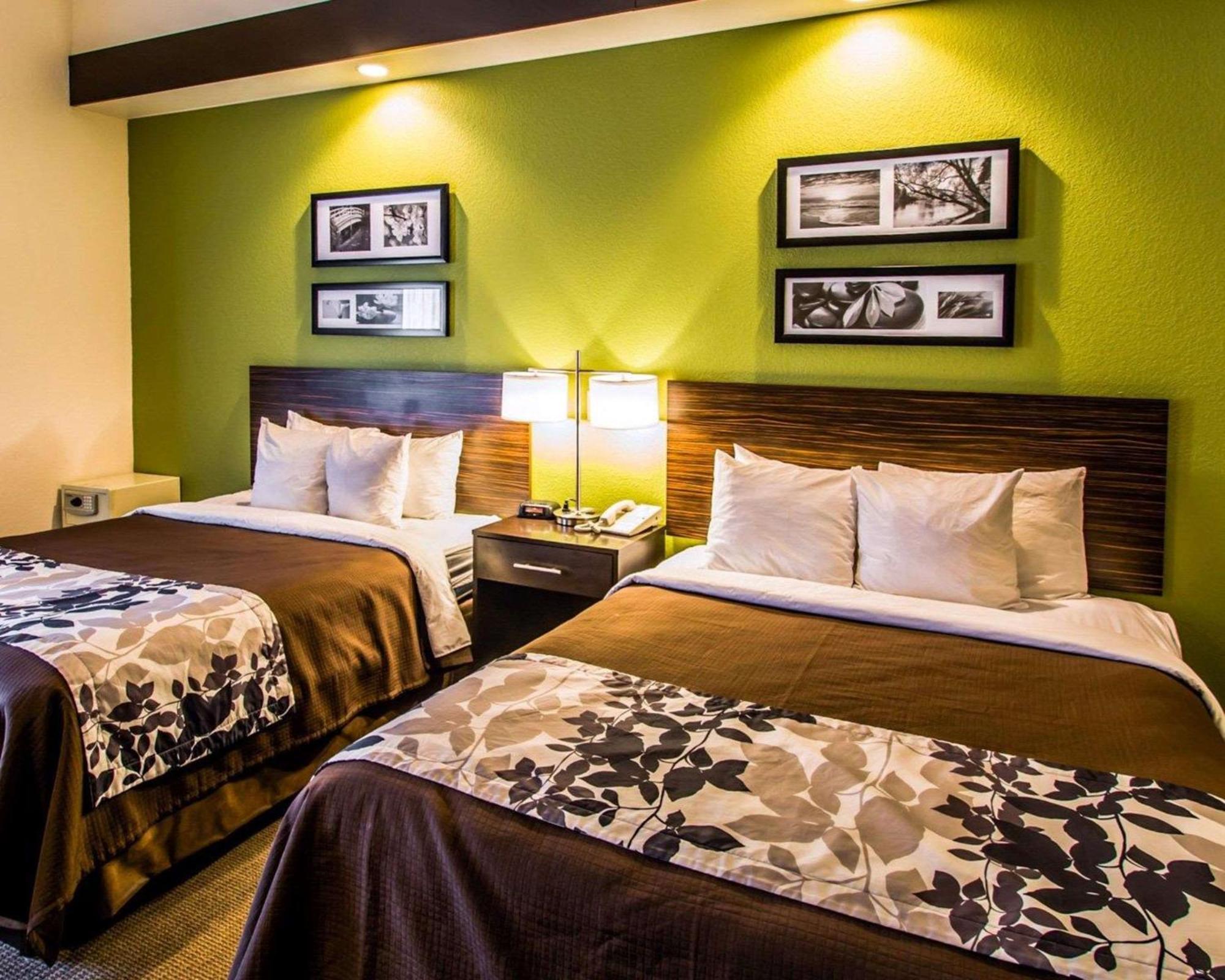 Queen Room Two Queen Beds