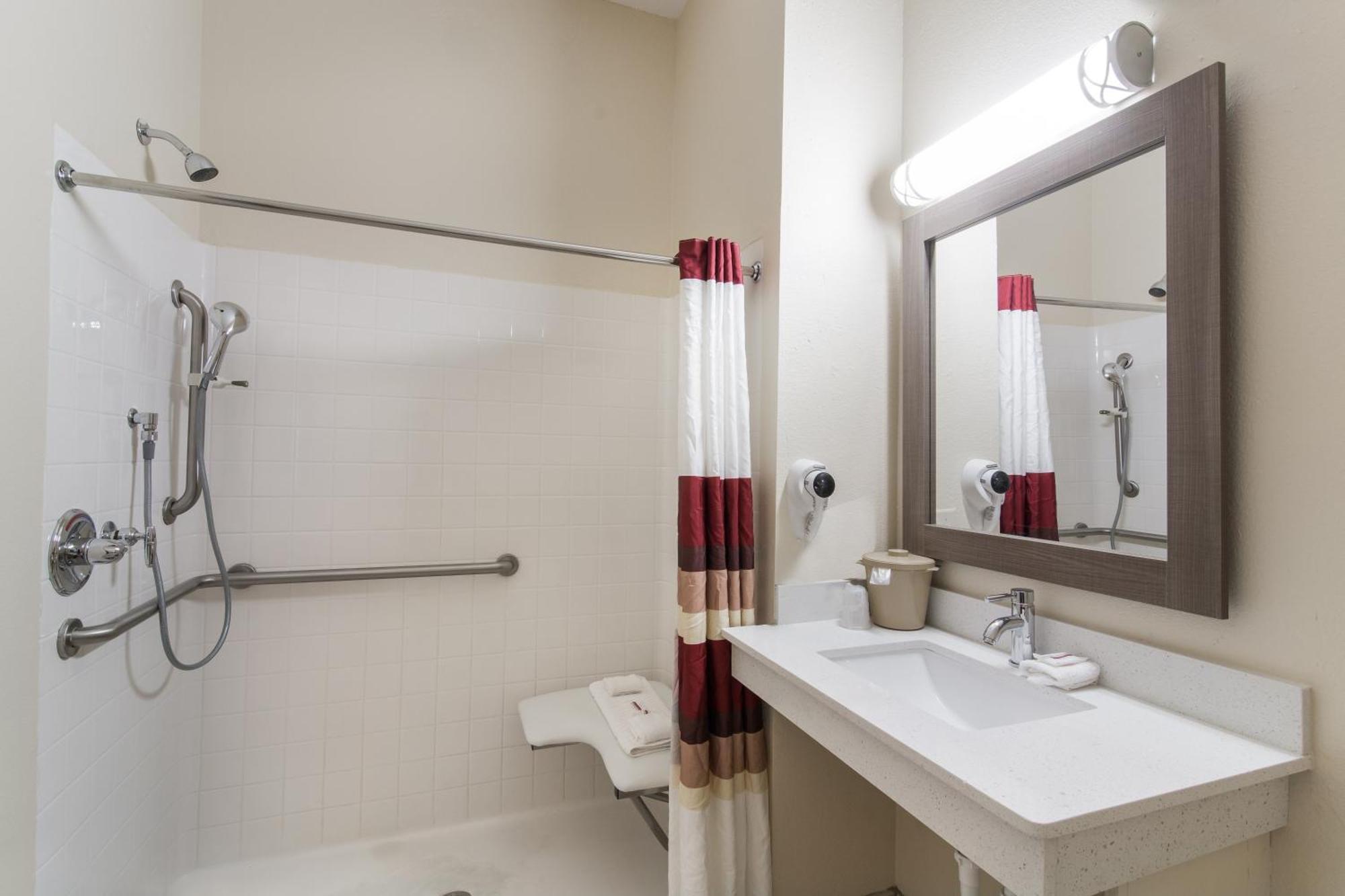 Deluxe King Room Disability Access or Kitchenette or Non-Smoking,1276667392:JPEG