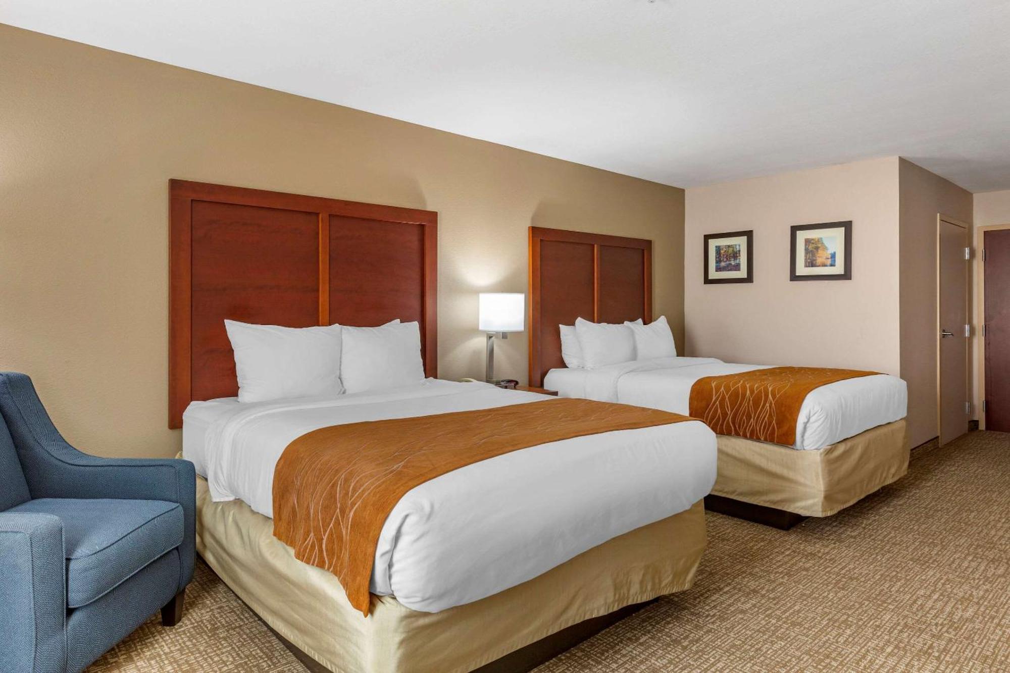 Queen Room with Two Queen Beds - Non-Smoking