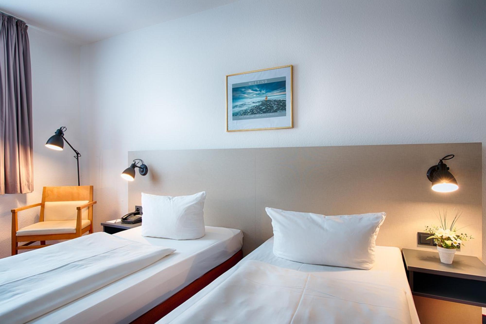 Room Twin Beds