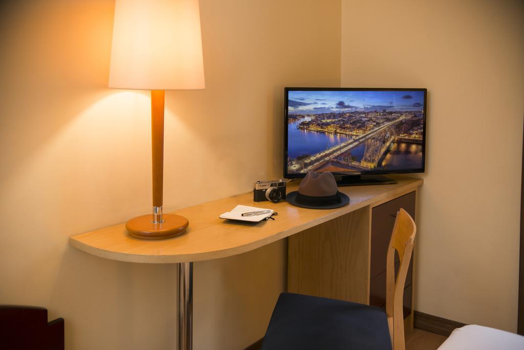 Single Room,127725951:JPEG