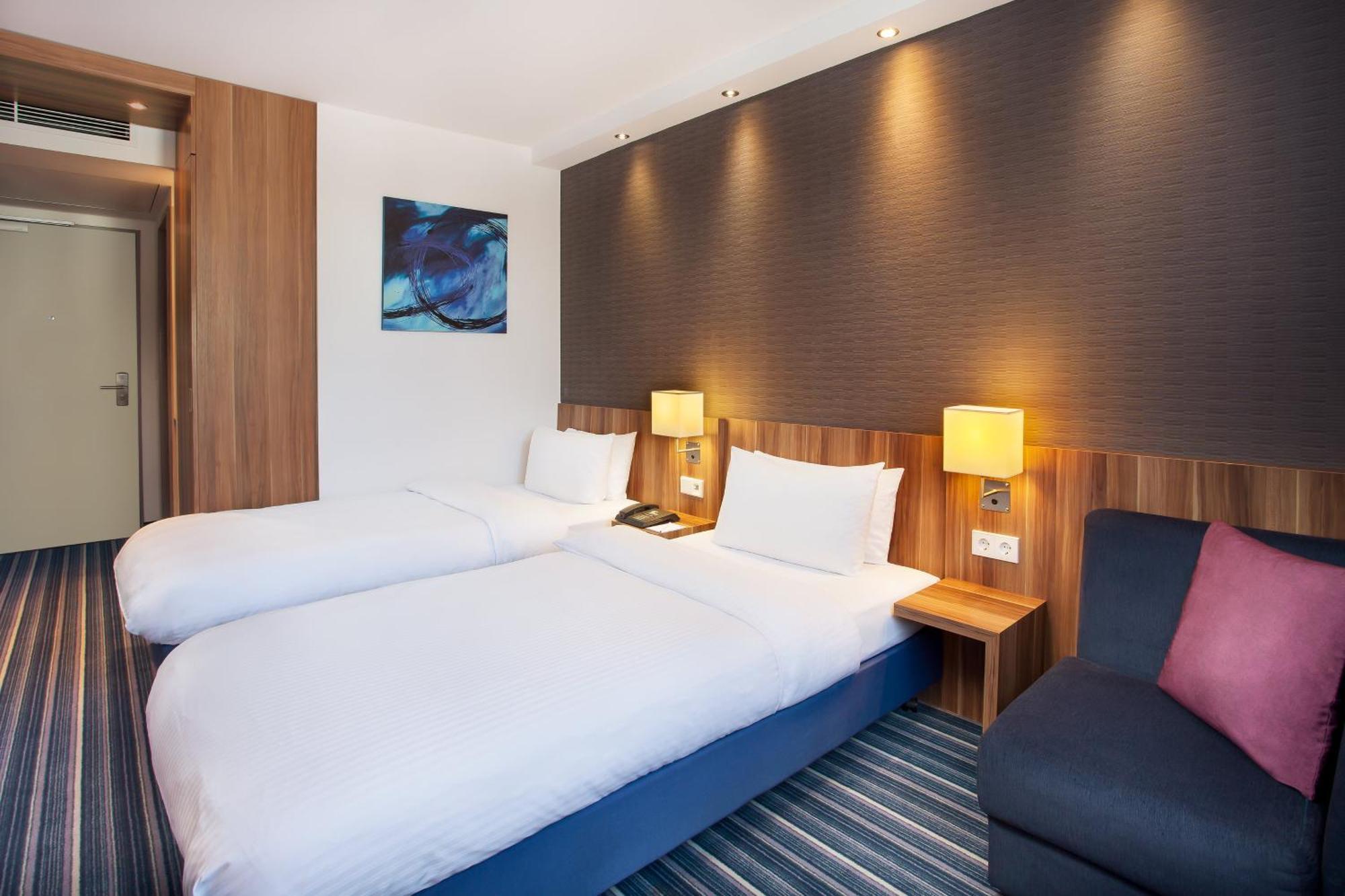 Standard Twin Room Courtyard View