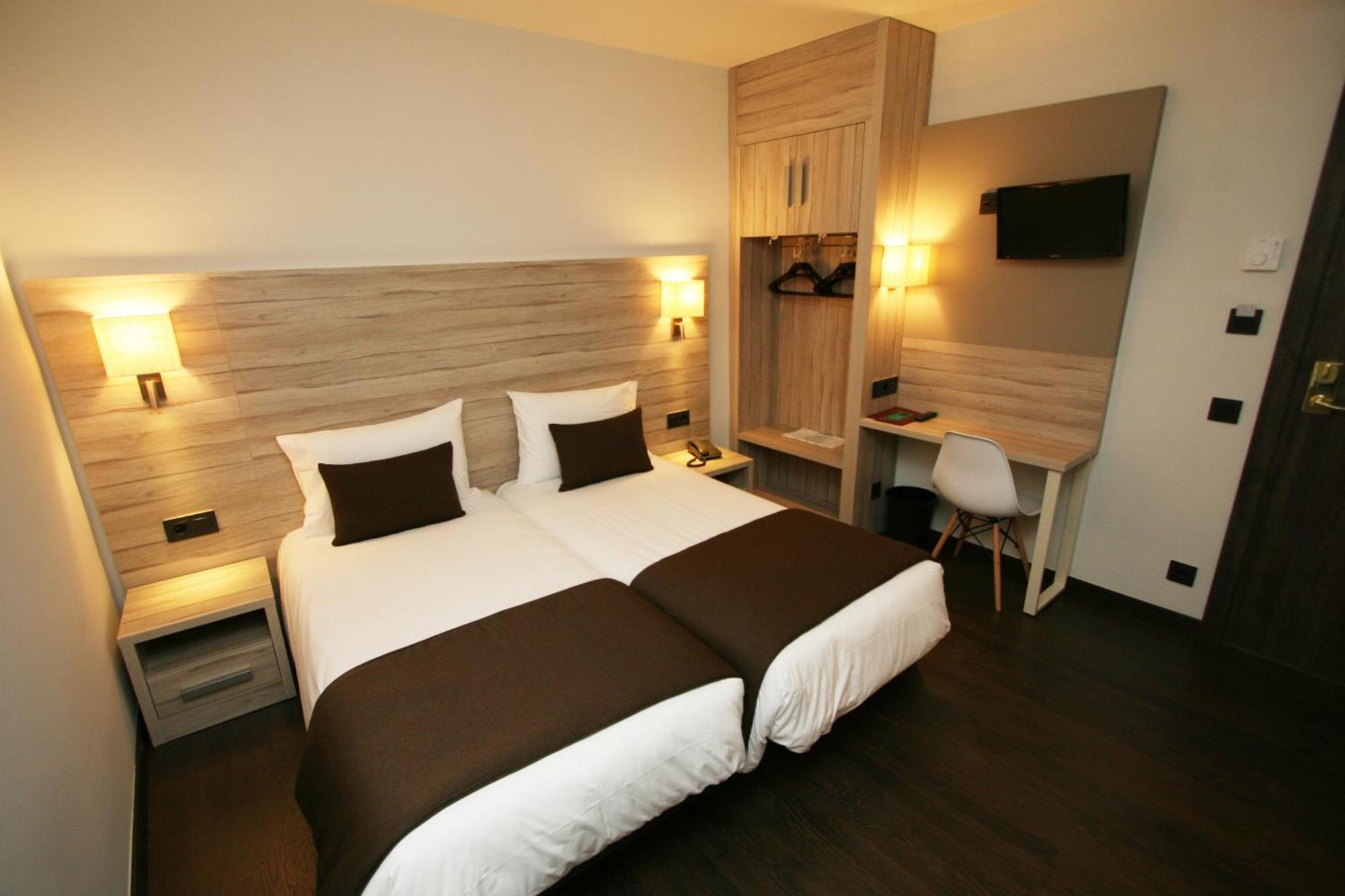 Double or Twin Room Interior