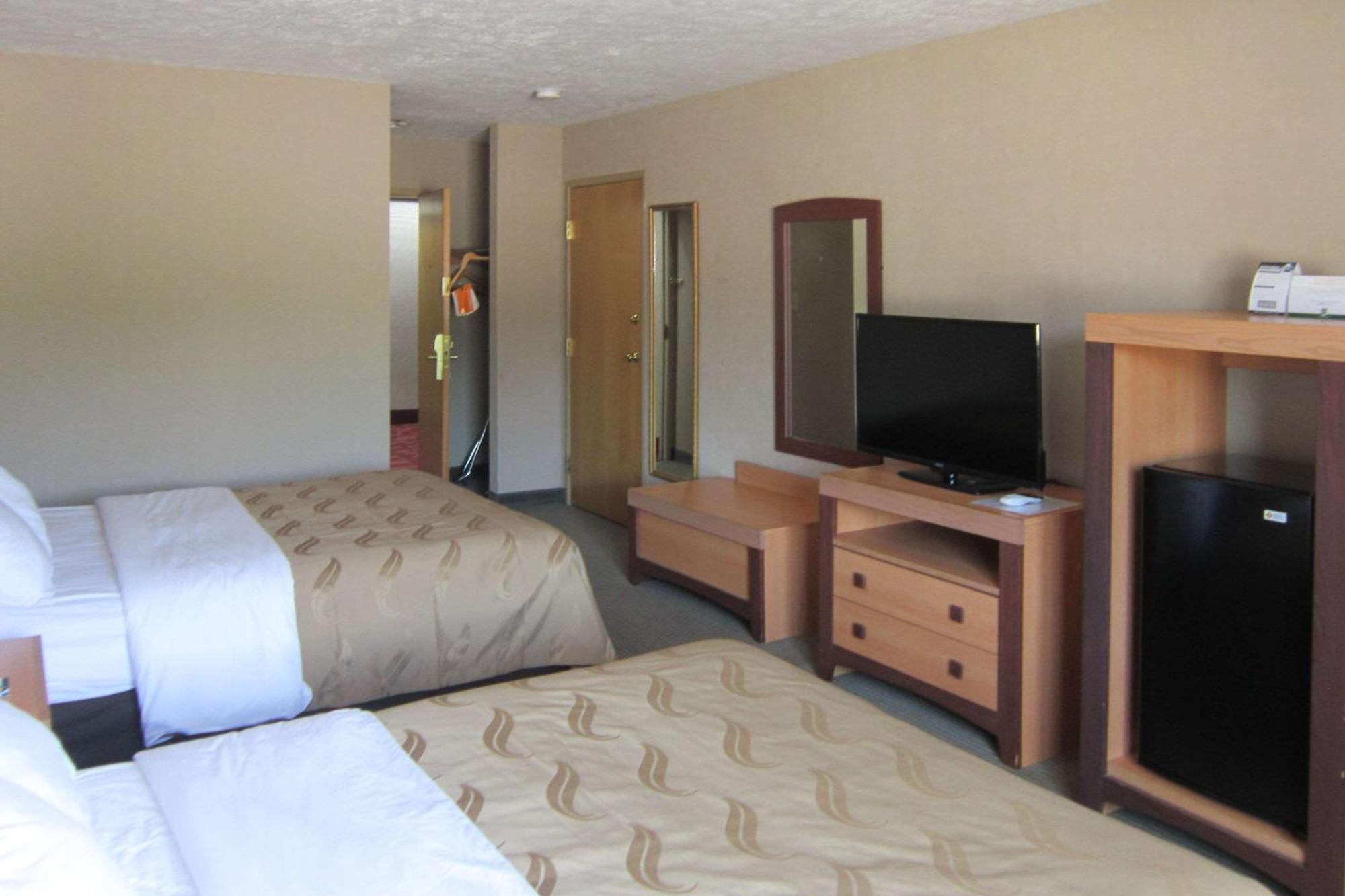 Queen Room Two Queen Beds First Floor or Non-Smoking