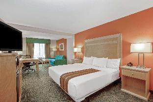 Deluxe Studio King Suite - Non-Smoking