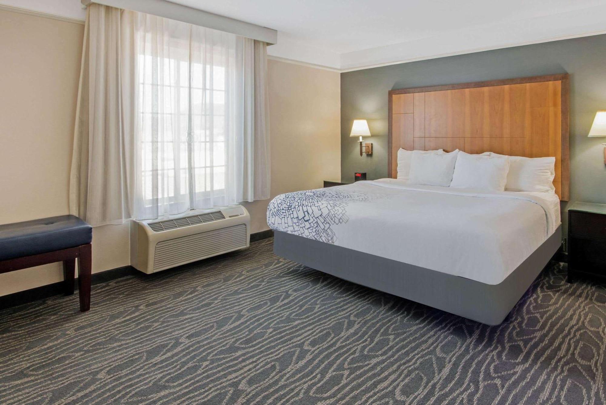 King Room - Mobility Access/Non-Smoking