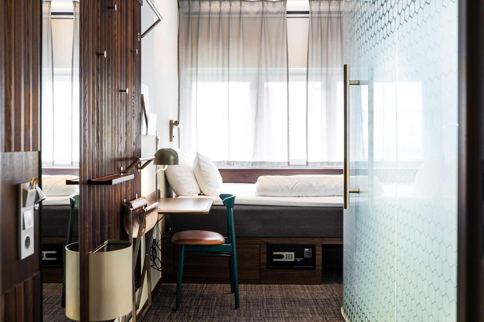 Small & Smart Single Room