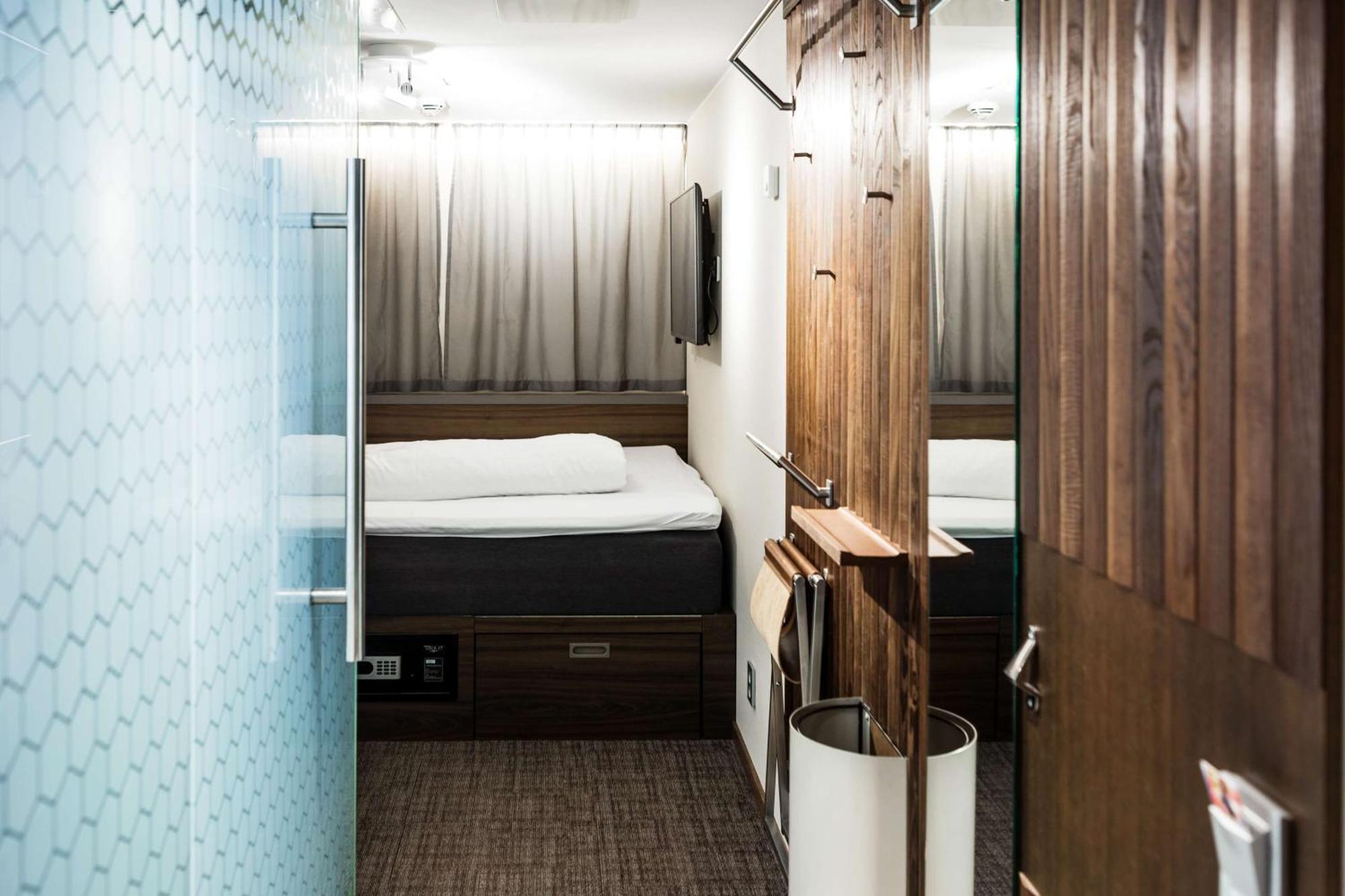 Small & Smart Double No window