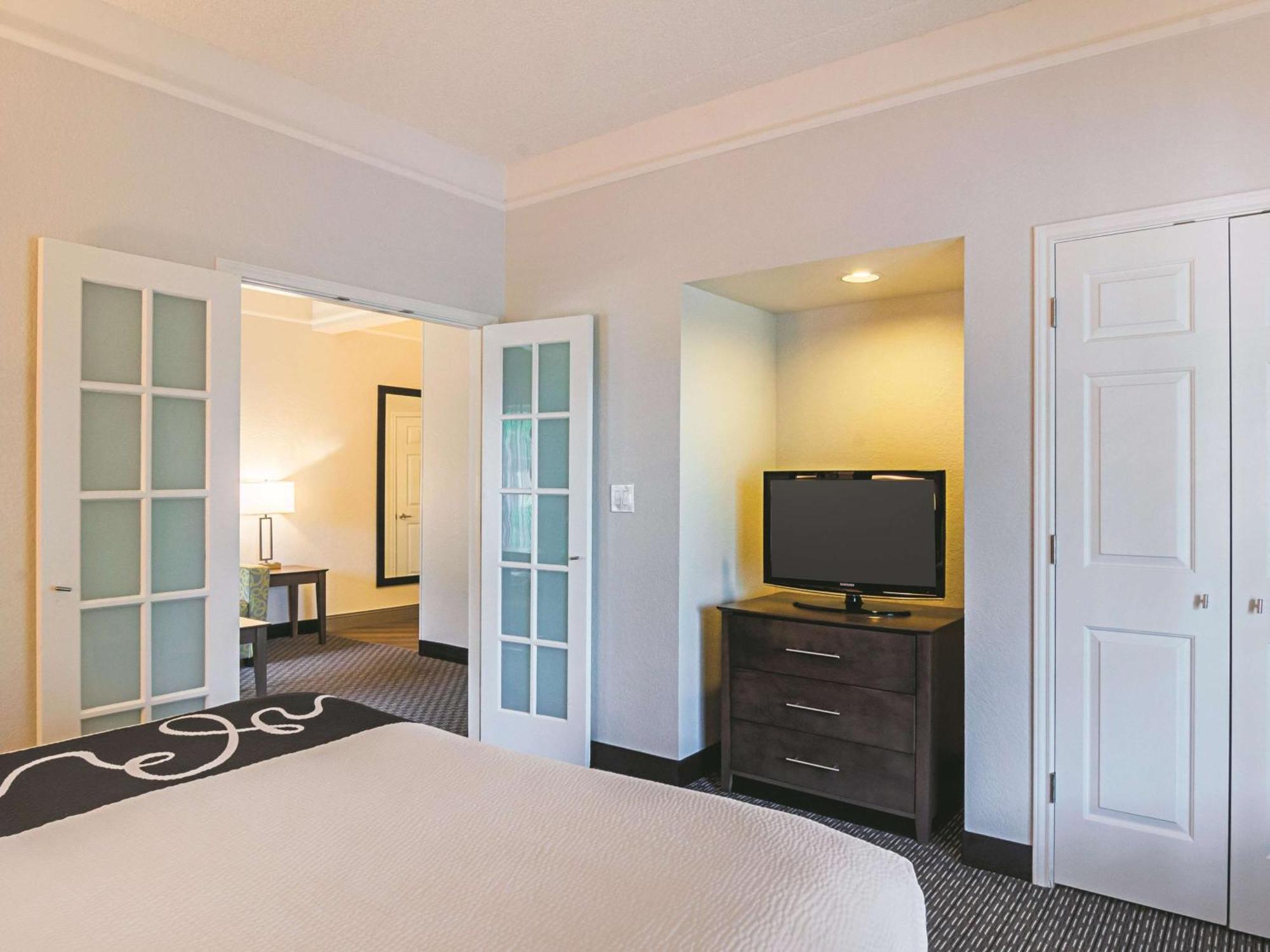 King Suite Sofa Bed,1278659959:JPEG