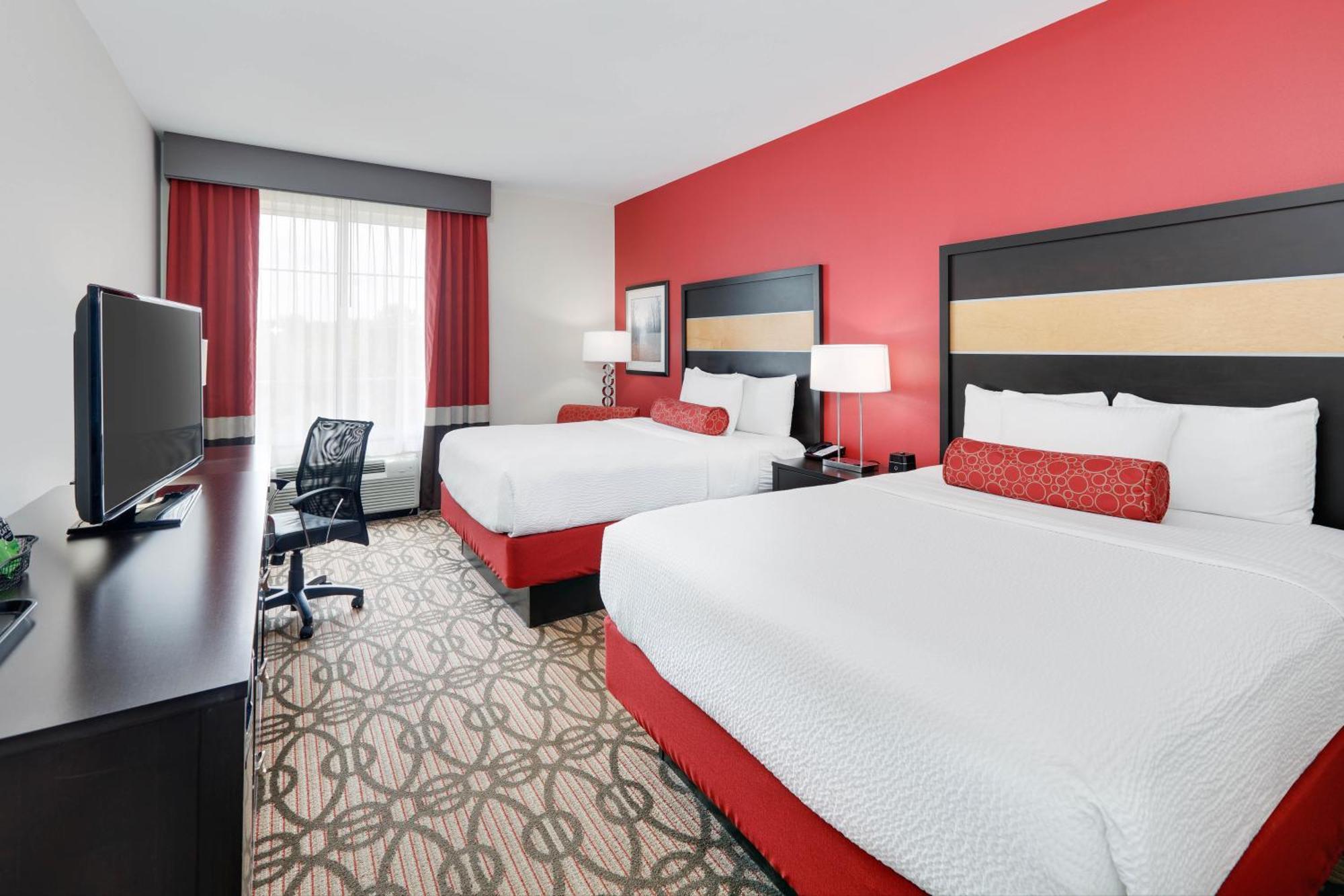 Deluxe Queen Room with Two Queen Beds