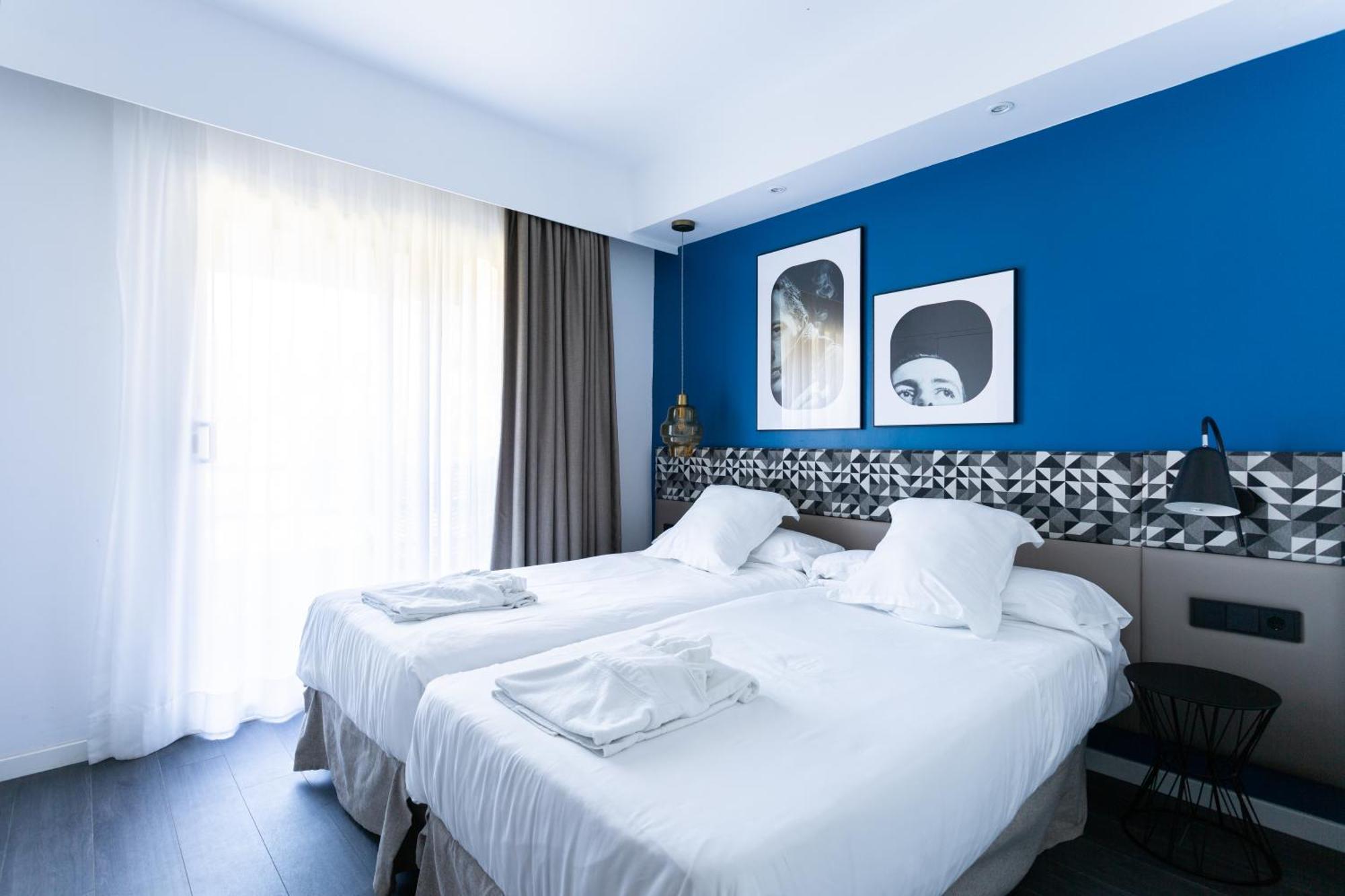 Twin Room Terrace Mountain or Pool View