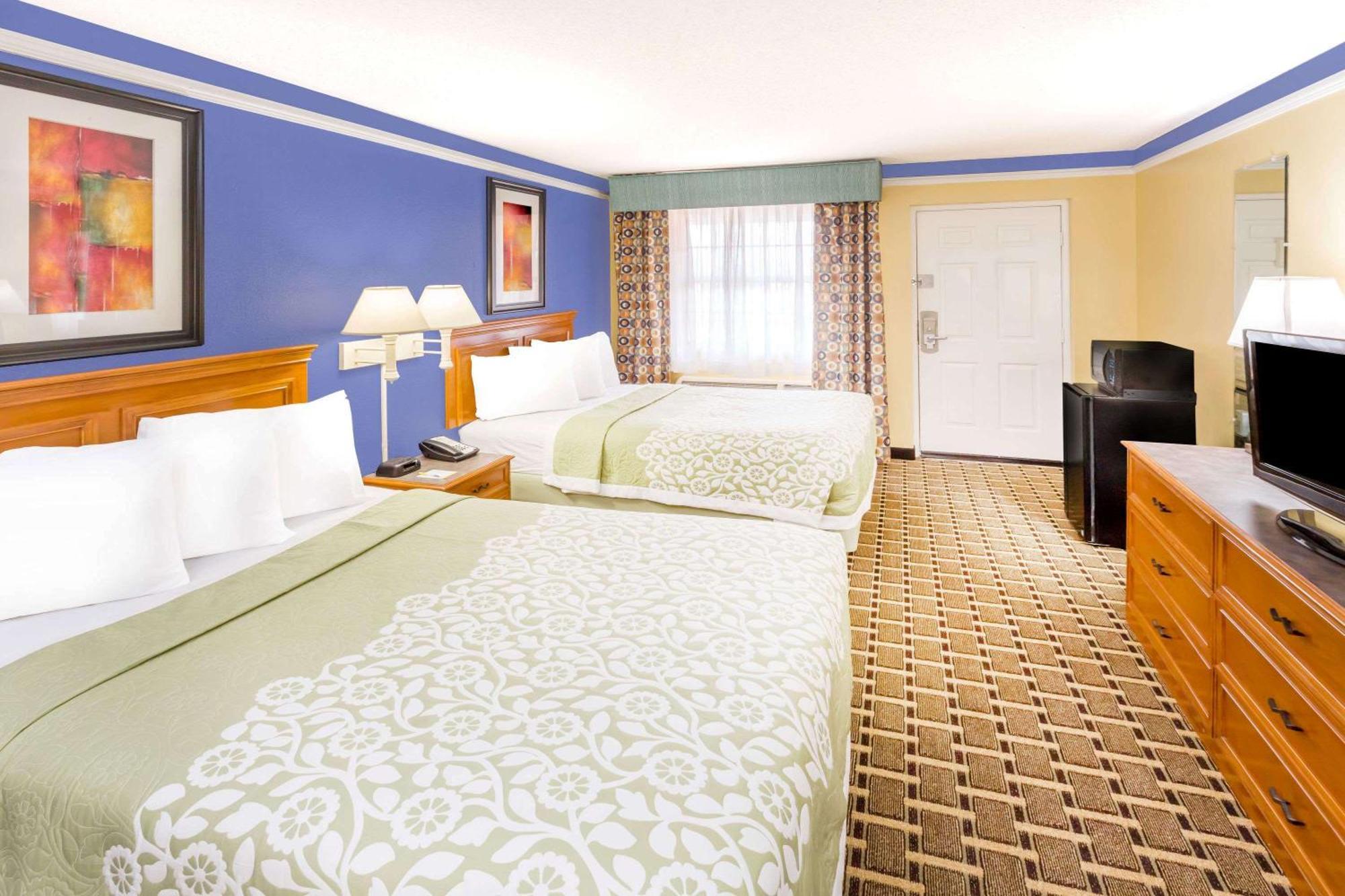 Double Room with Two Double Beds - Smoking