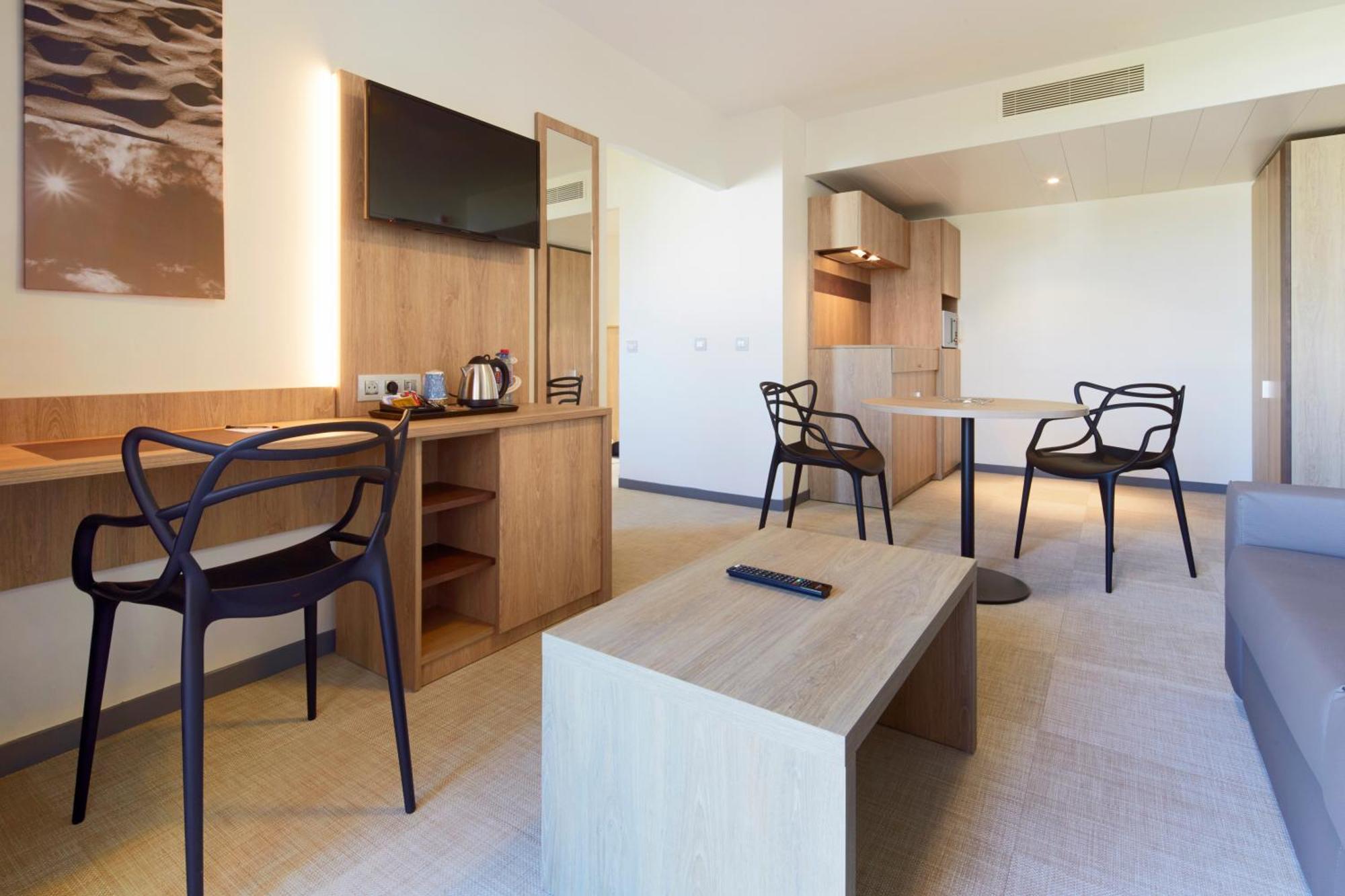Appartement 1 Chambre avec 1 Lit Double et 1 Canapé-Lit
