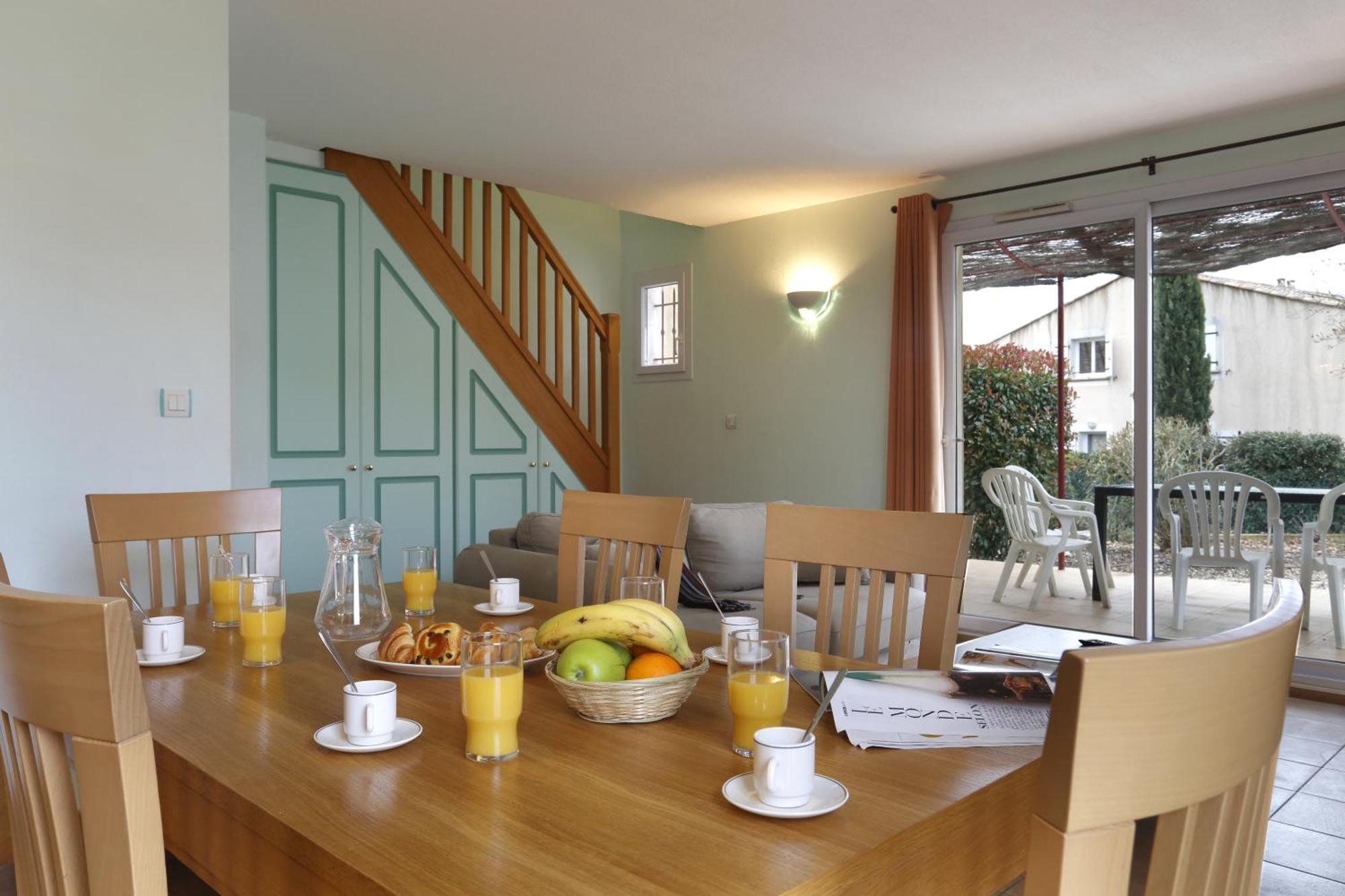 Three-Bedroom House,1279355512:JPEG