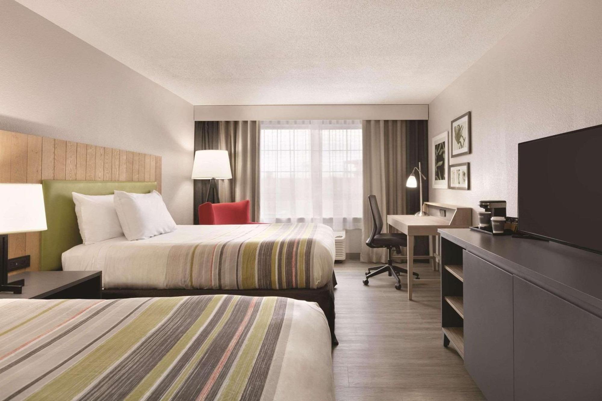 Two Queen Beds,1280641678:JPEG