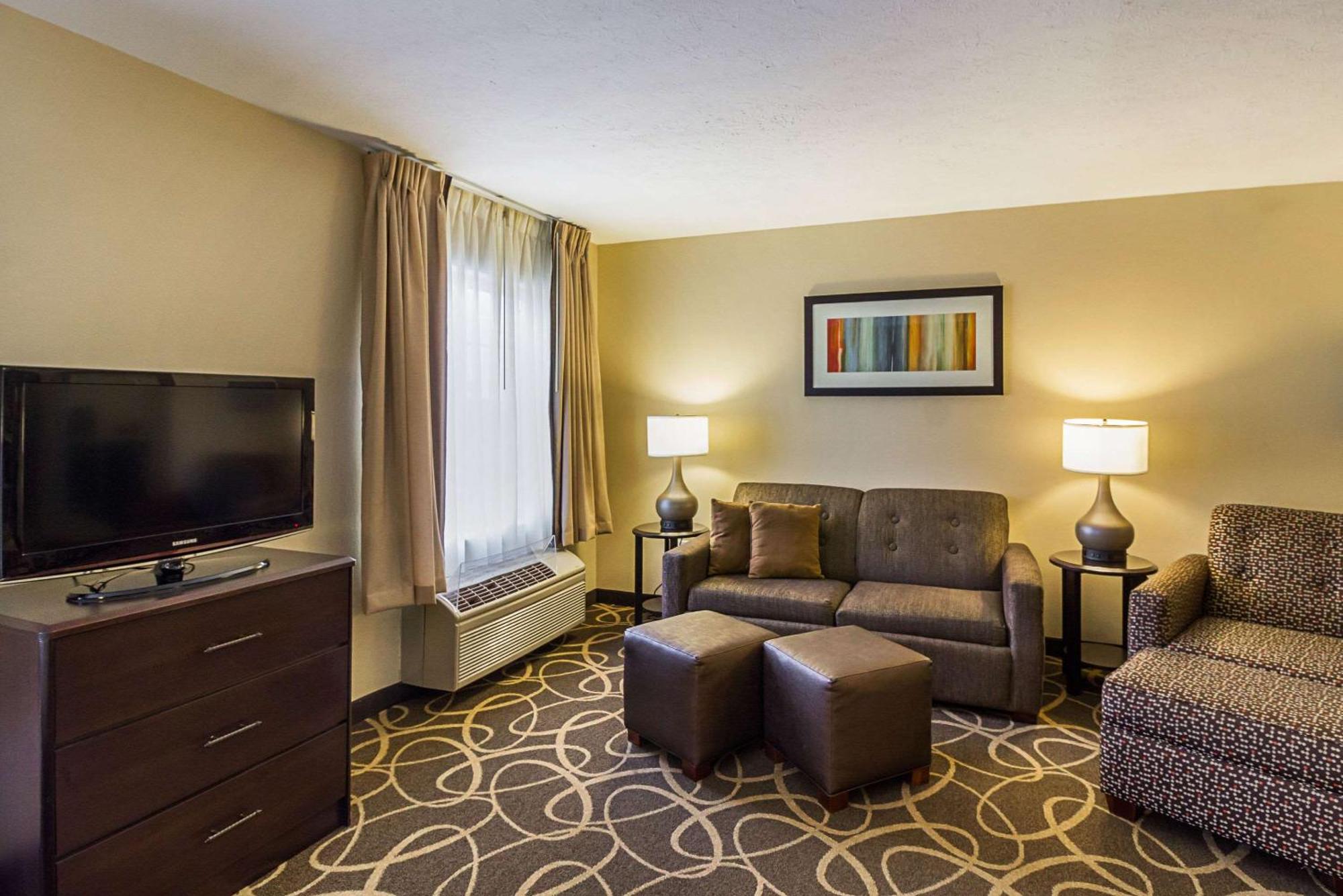 Suite with Two Queen Beds - Accessible/Non-Smoking