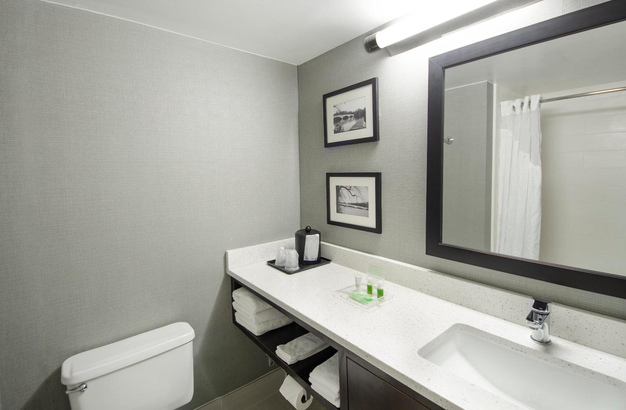 Standard Room,1449918829:JPEG
