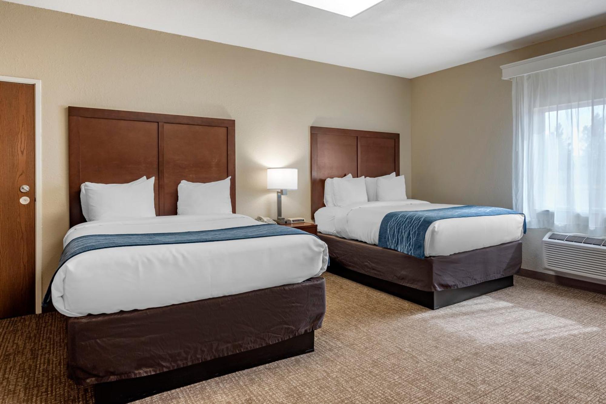 Queen Suite with Two Queen Beds - Non-Smoking