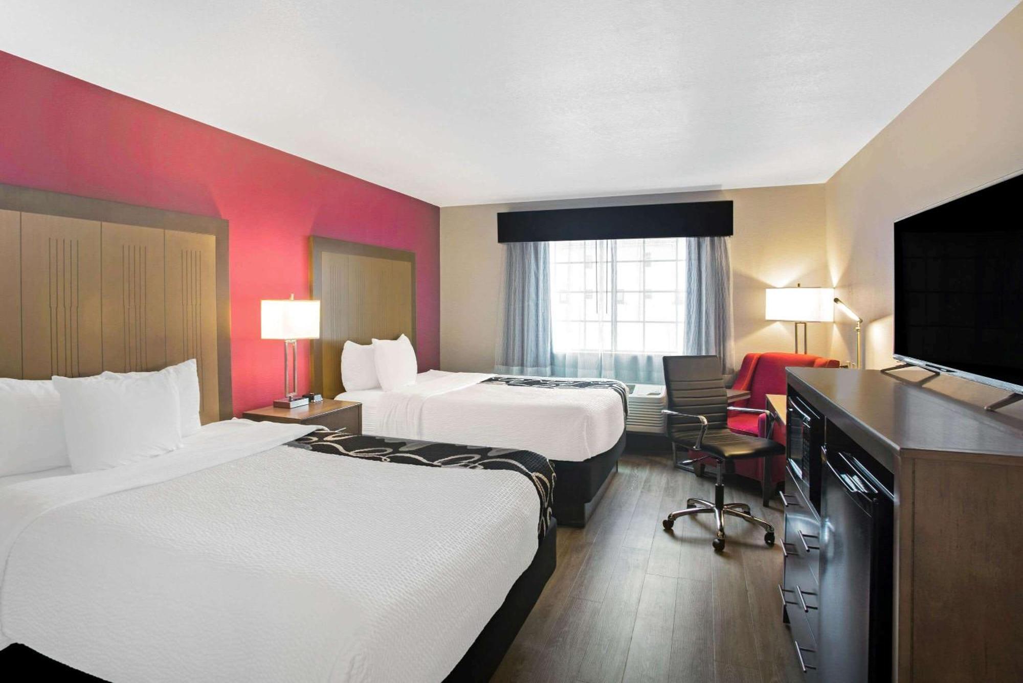 Queen Room with Two Queen Beds and Mobility/Hearing Access - Non-Smoking