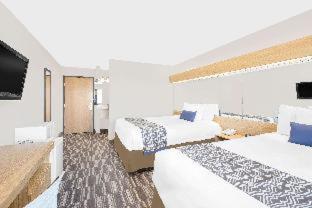 Queen Room with Two Queen Beds - Disability Access - Non-Smoking