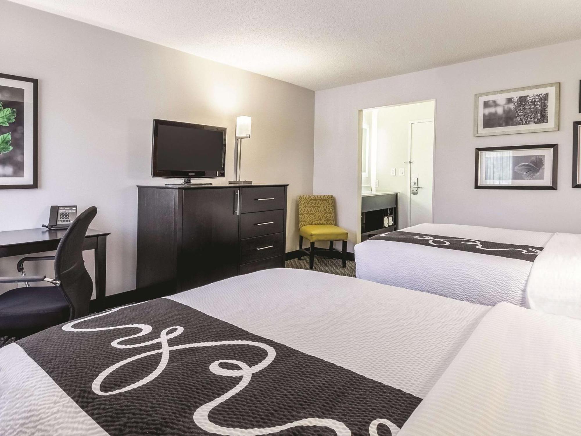 Deluxe Double Room with Two Double Beds