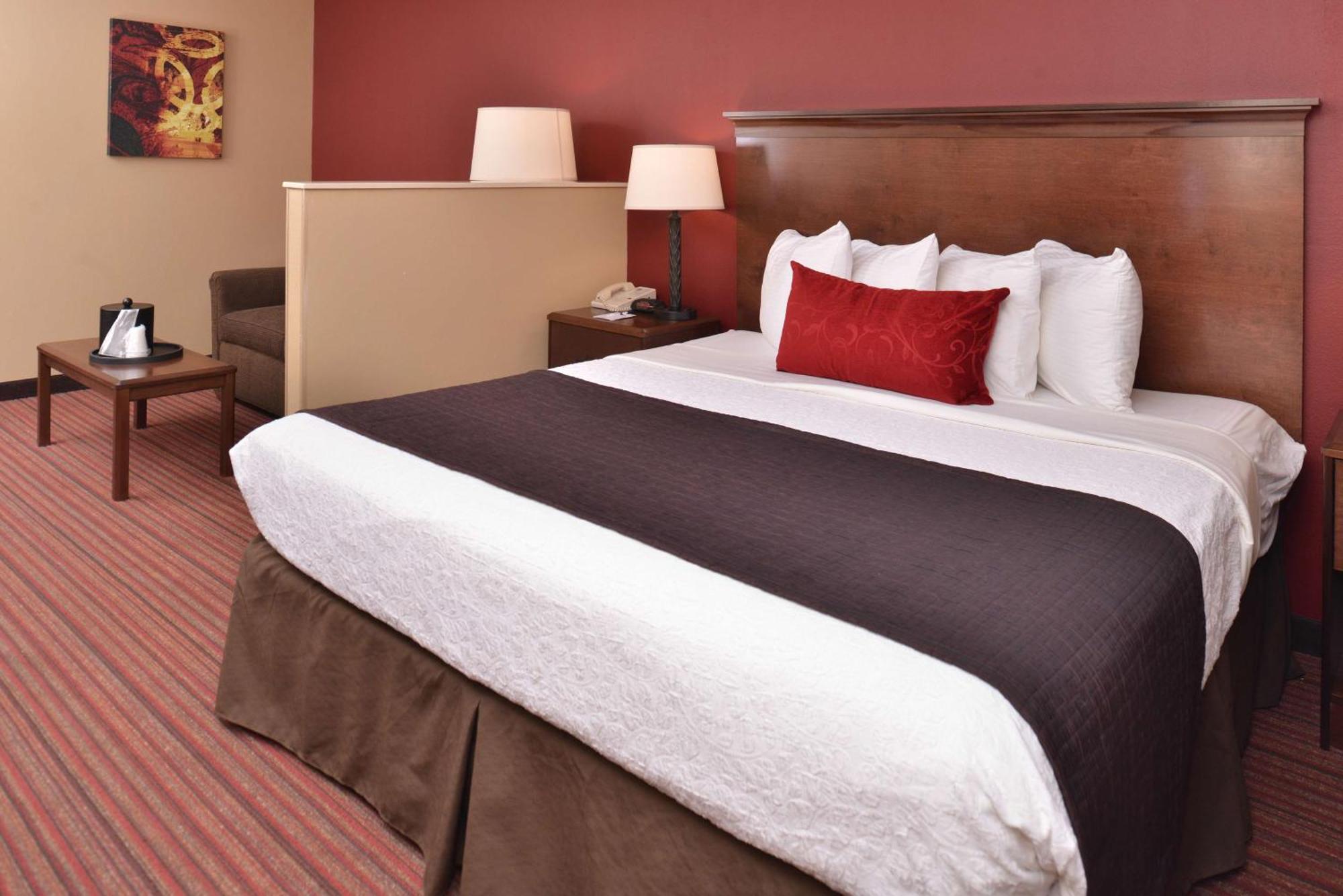 King Suite with Spa Bath and Sofa Bed - Non-Smoking