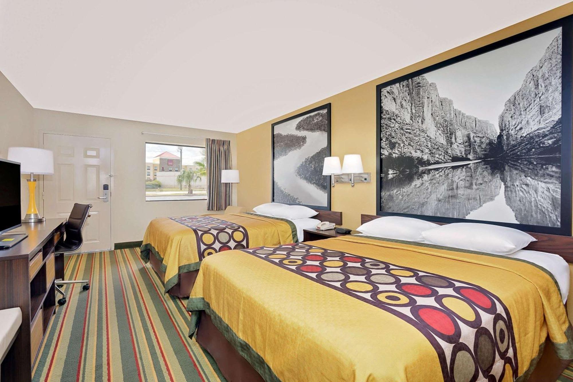 Queen Room with Two Queen Beds - Non-Smoking