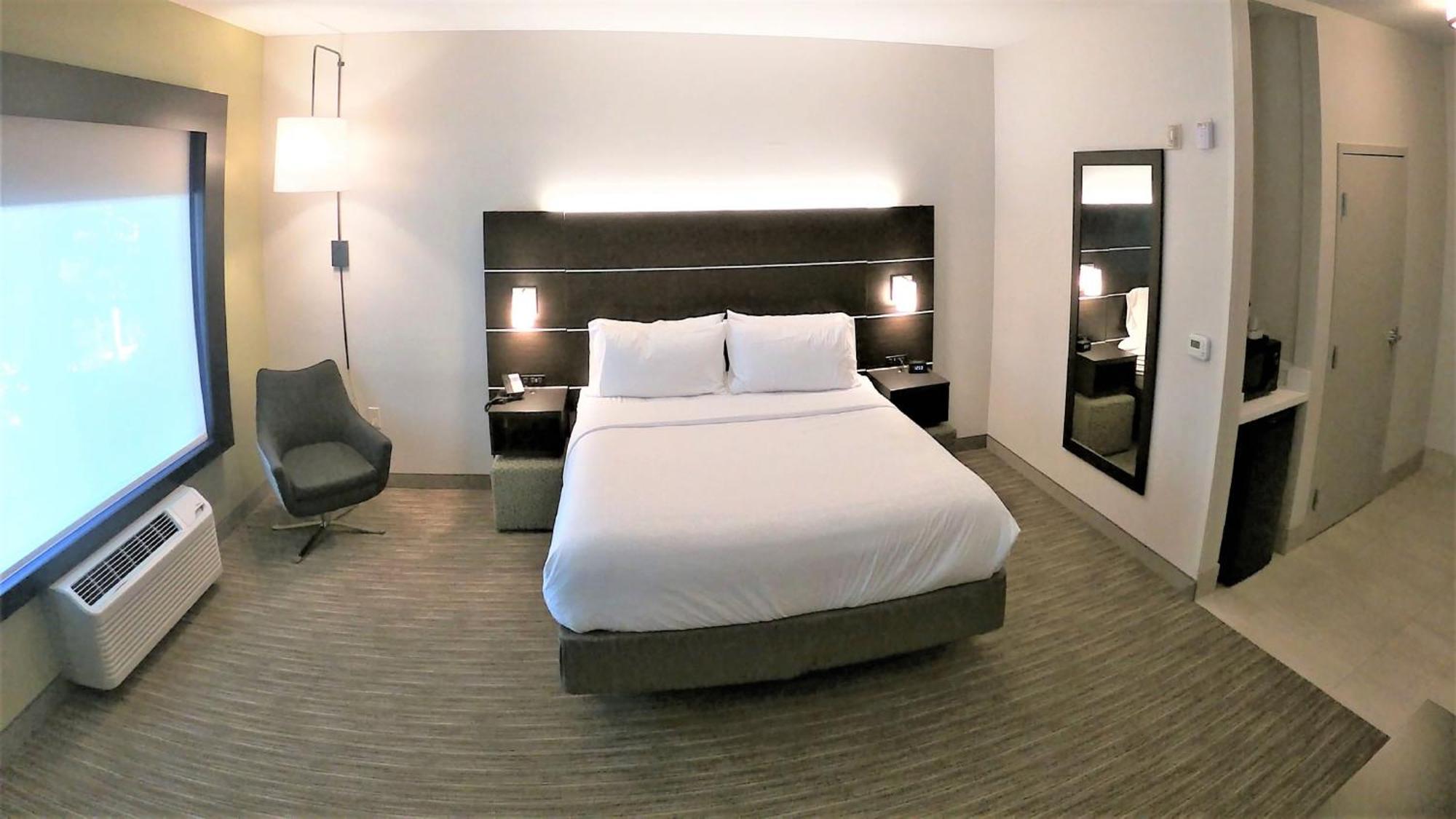 Standard King Room