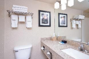 Queen Room with Two Queen Beds - Non Smoking