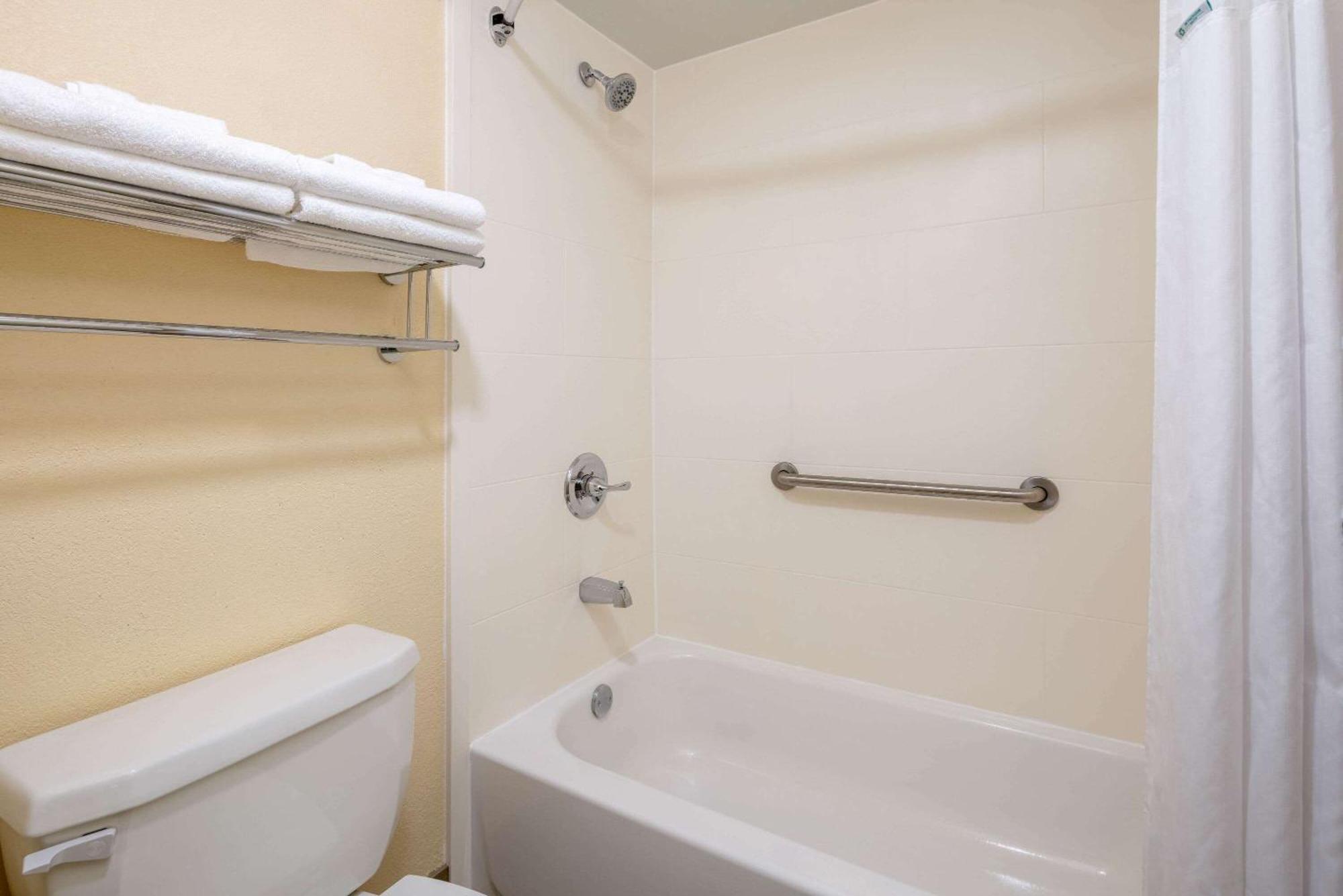 Double Room with Two Double Beds - Smoking