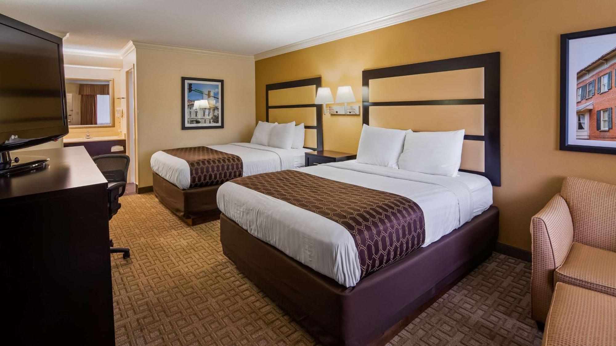 Queen Room with Two Queen Beds - Smoking