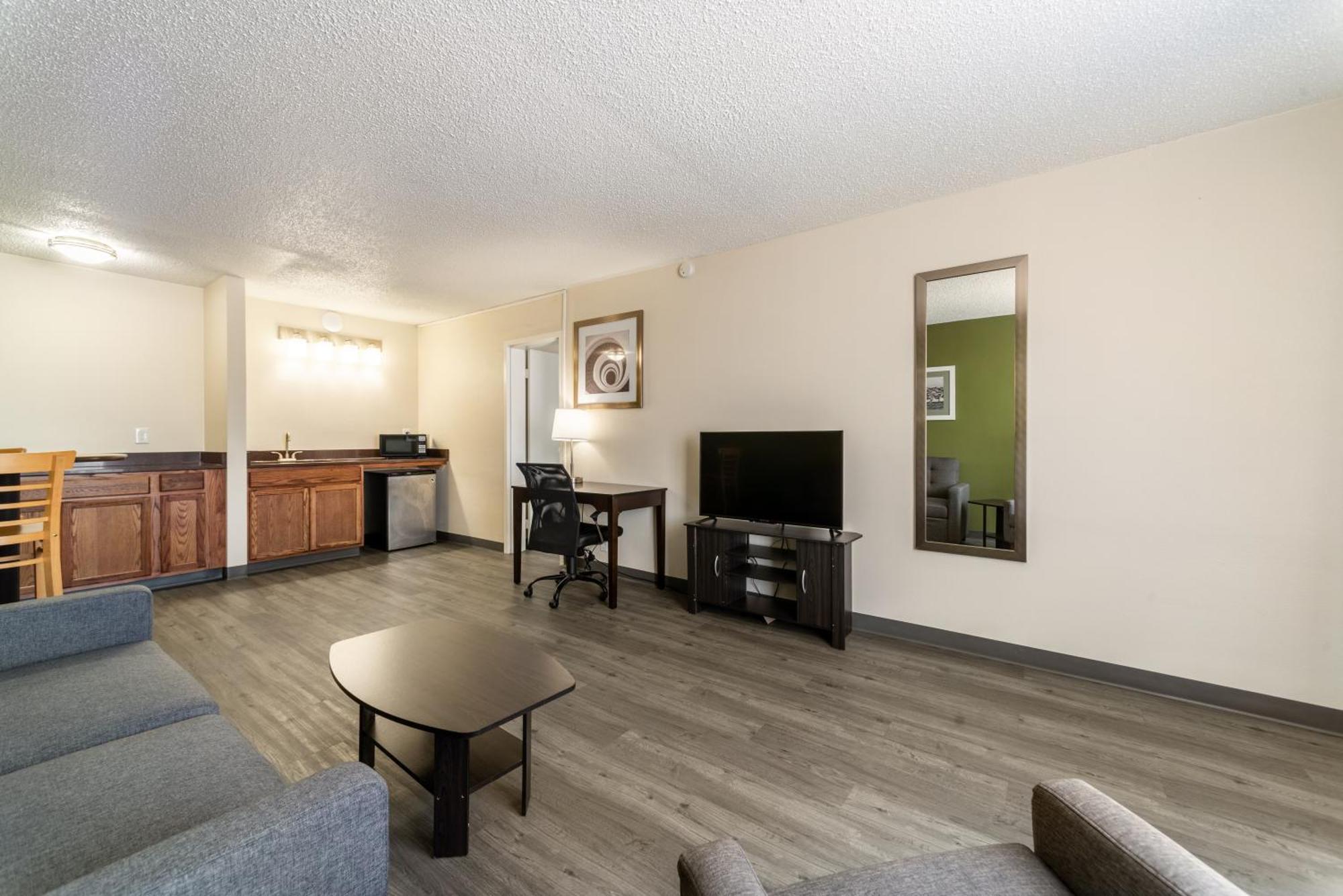 Double Room with Two Double Beds - Smoking