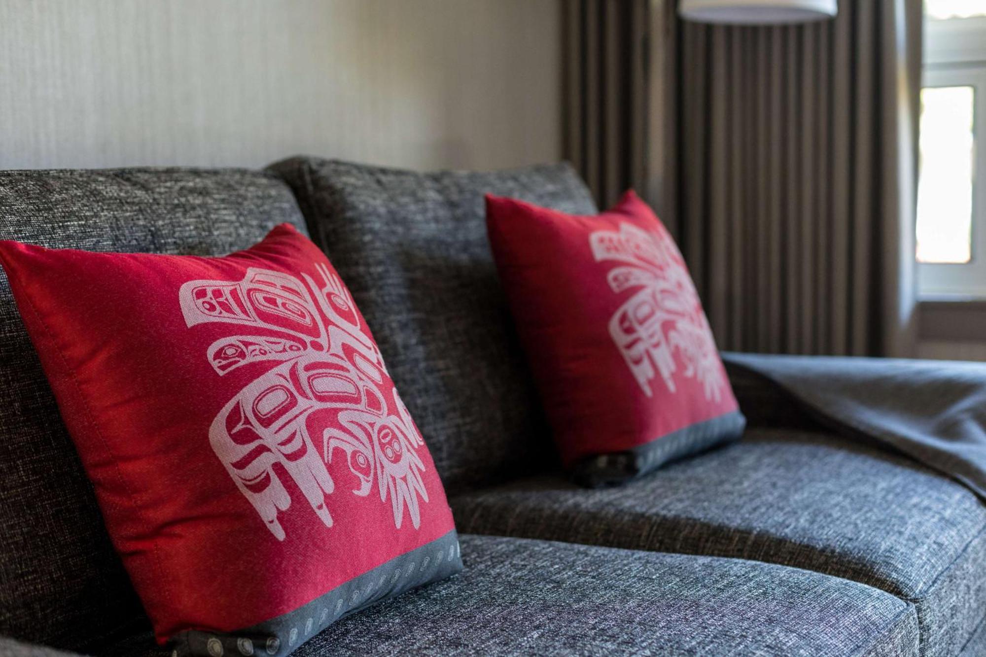 King Room Sofa Bed Balcony Ocean View Non-Smoking