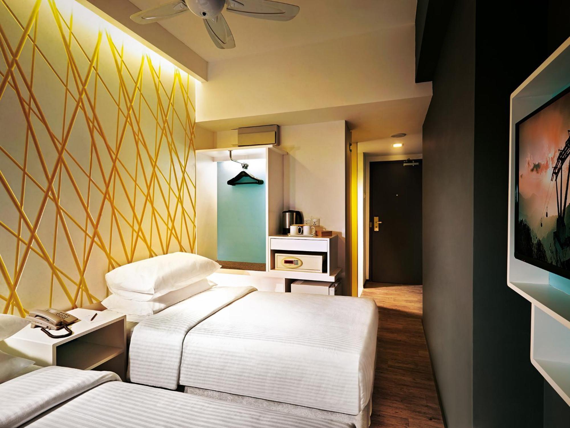 Quarto Deluxe Y5 com Cama de Casal ou 2 de Solteiro