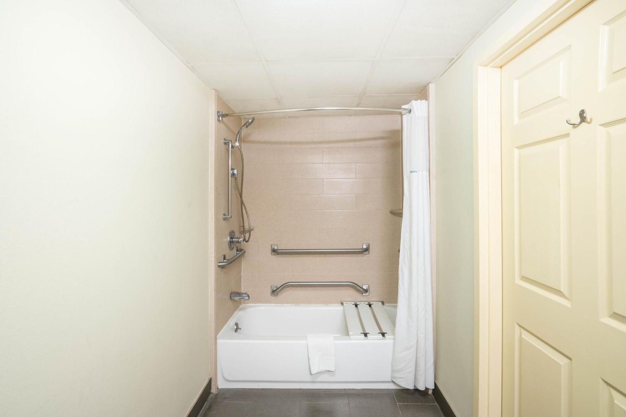 King Room - Disability Access/Smoking