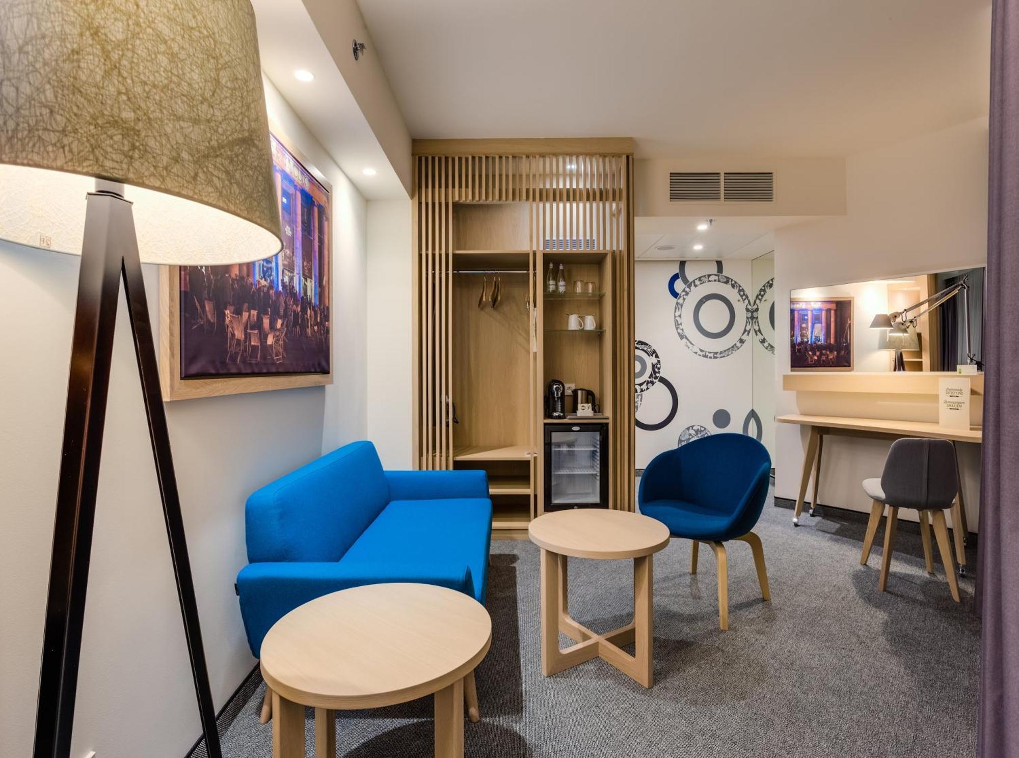 King Suite with City View